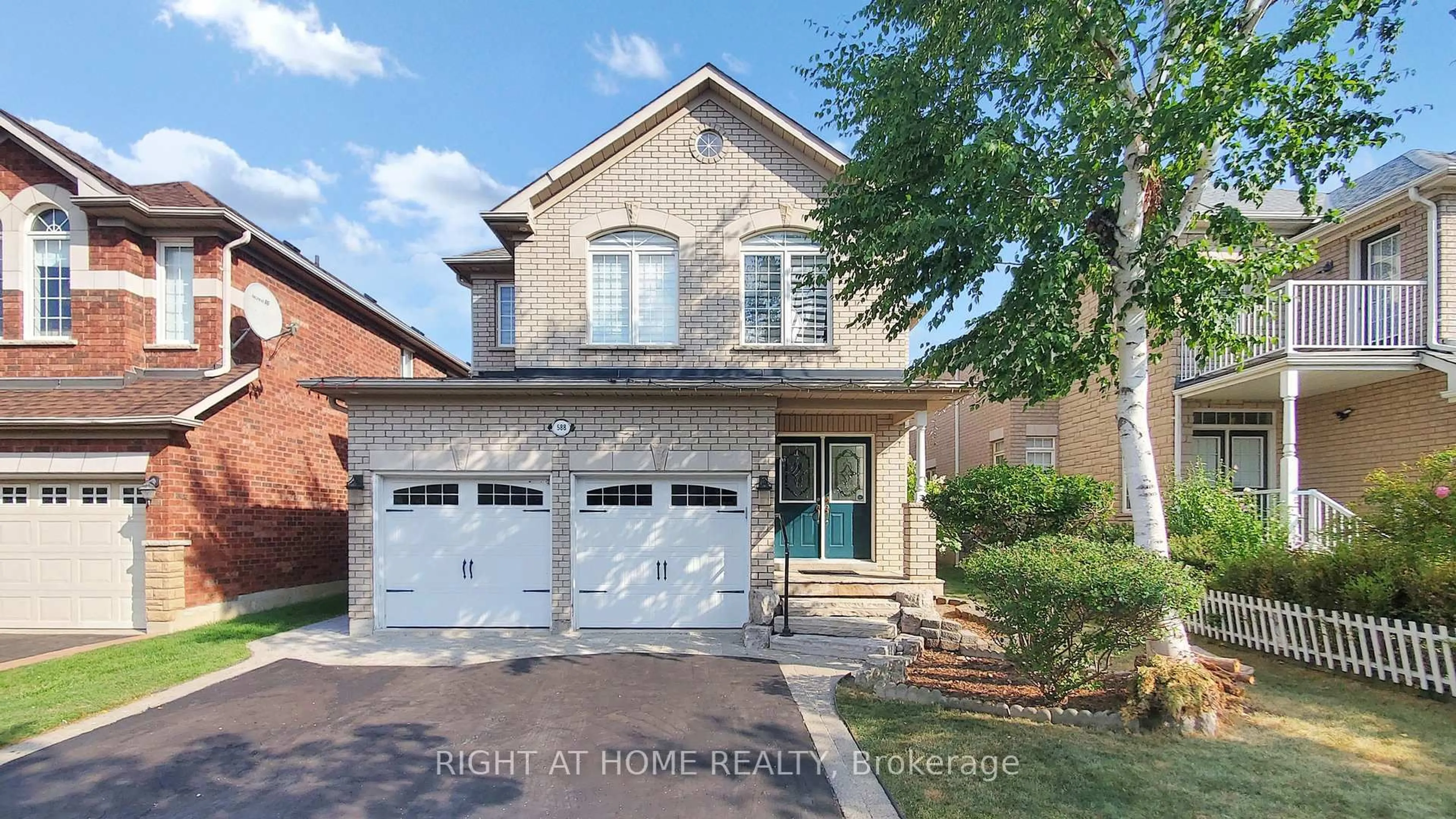 Home with brick exterior material, street for 588 Warhol Way, Mississauga Ontario L5W 1M1