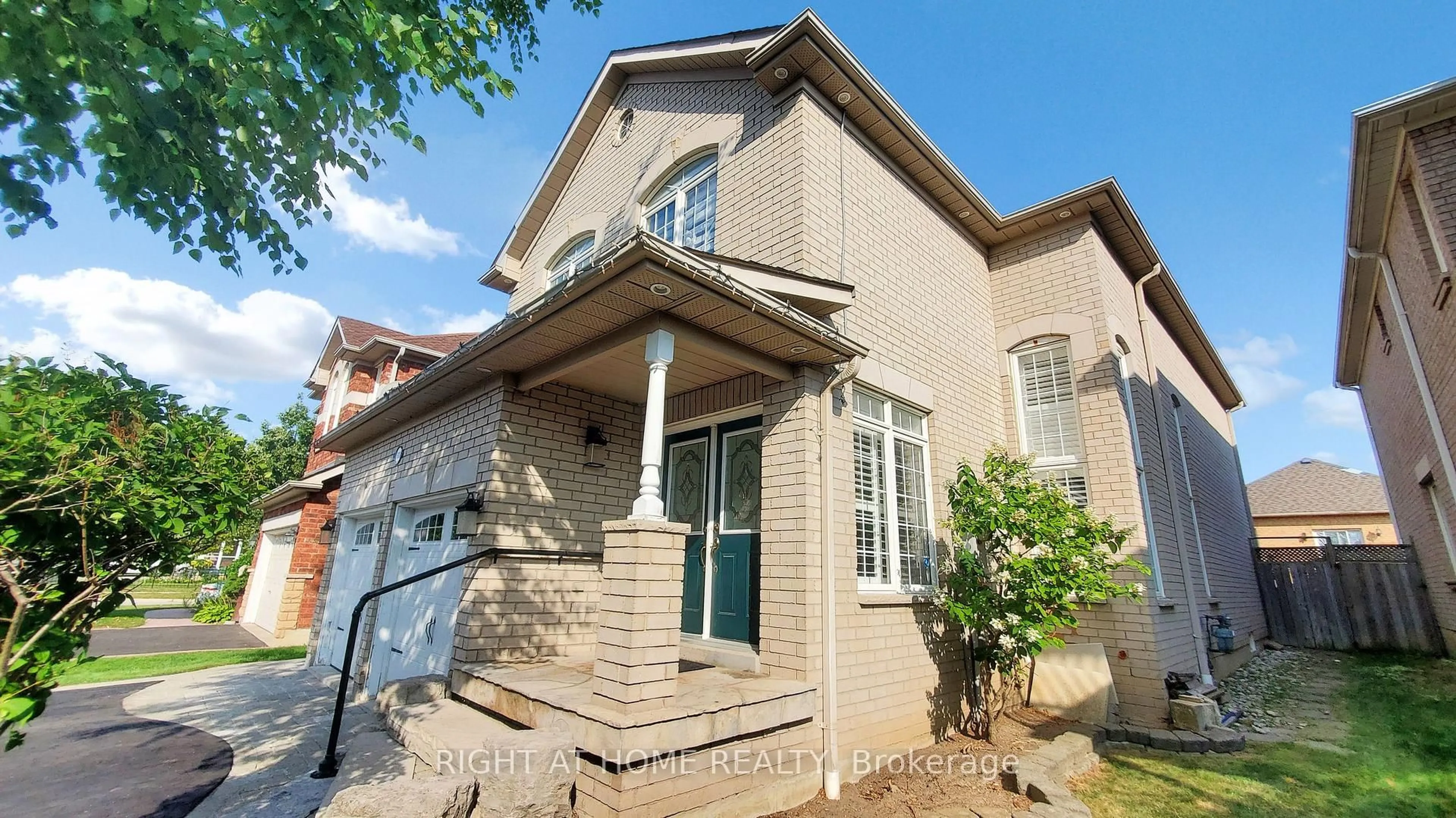 Home with brick exterior material, street for 588 Warhol Way, Mississauga Ontario L5W 1M1