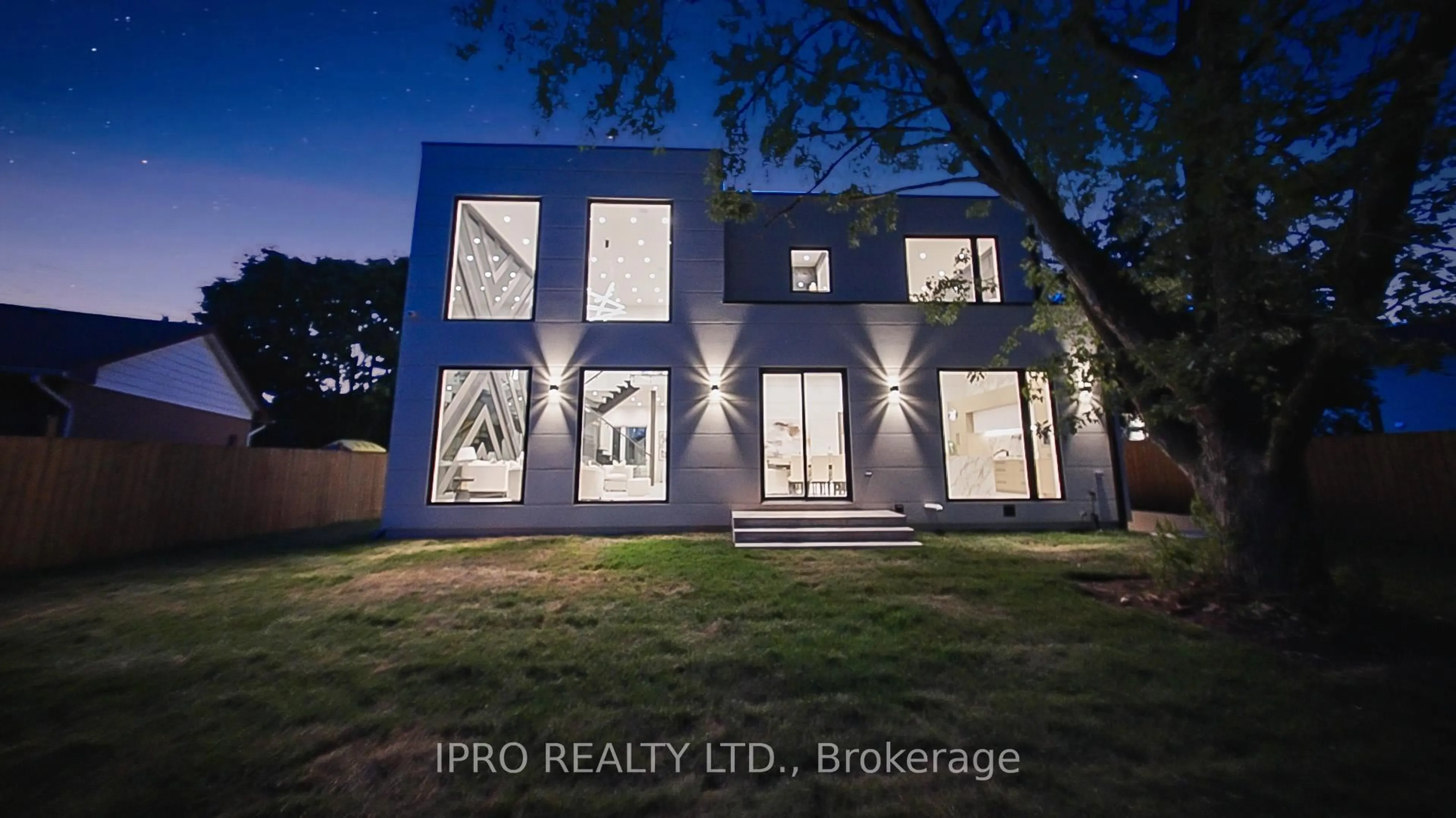 Unknown for 1374 Tansley Dr, Oakville Ontario L6L 2N4