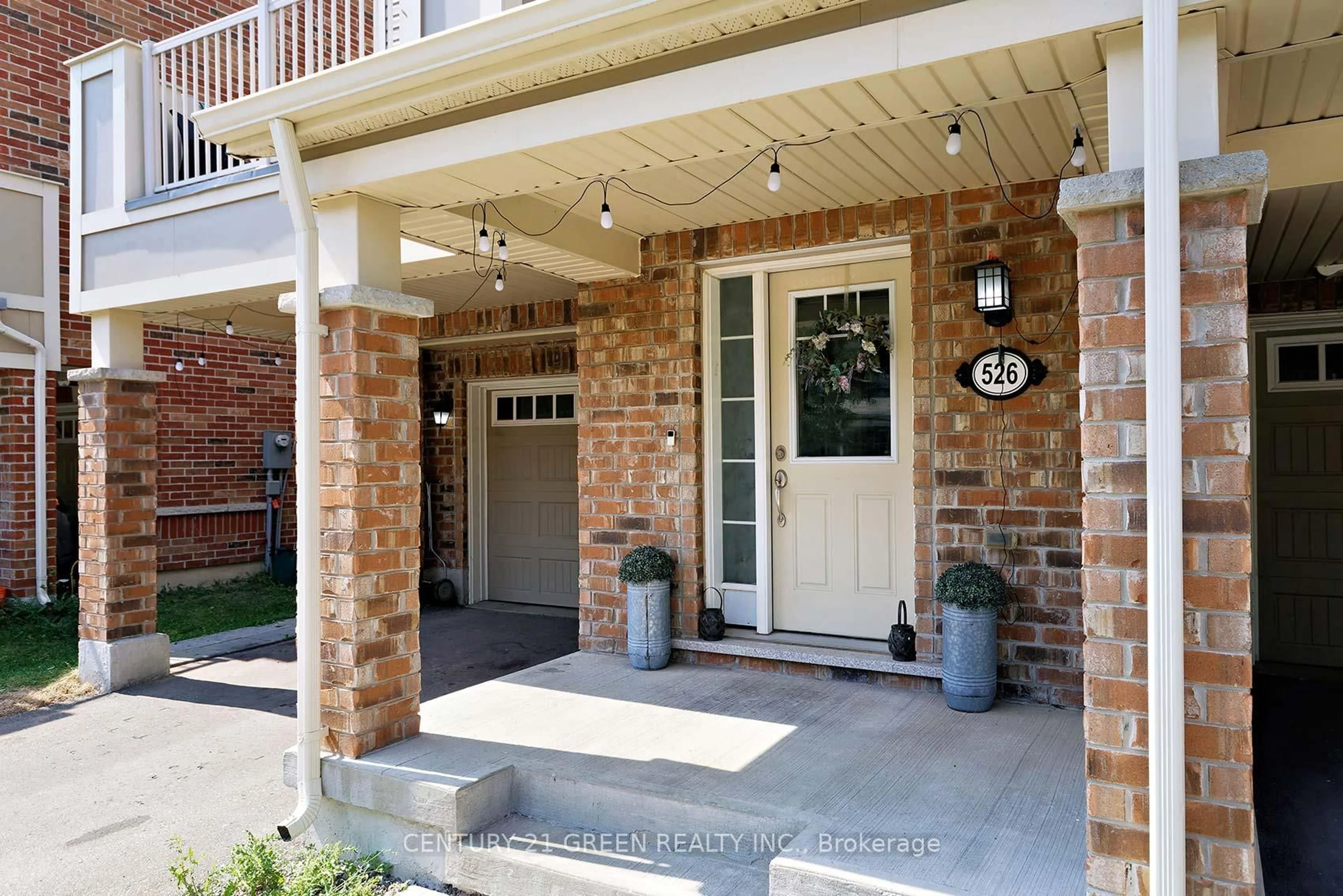 Indoor entryway for 526 Allport Gate, Milton Ontario L9T 9J2
