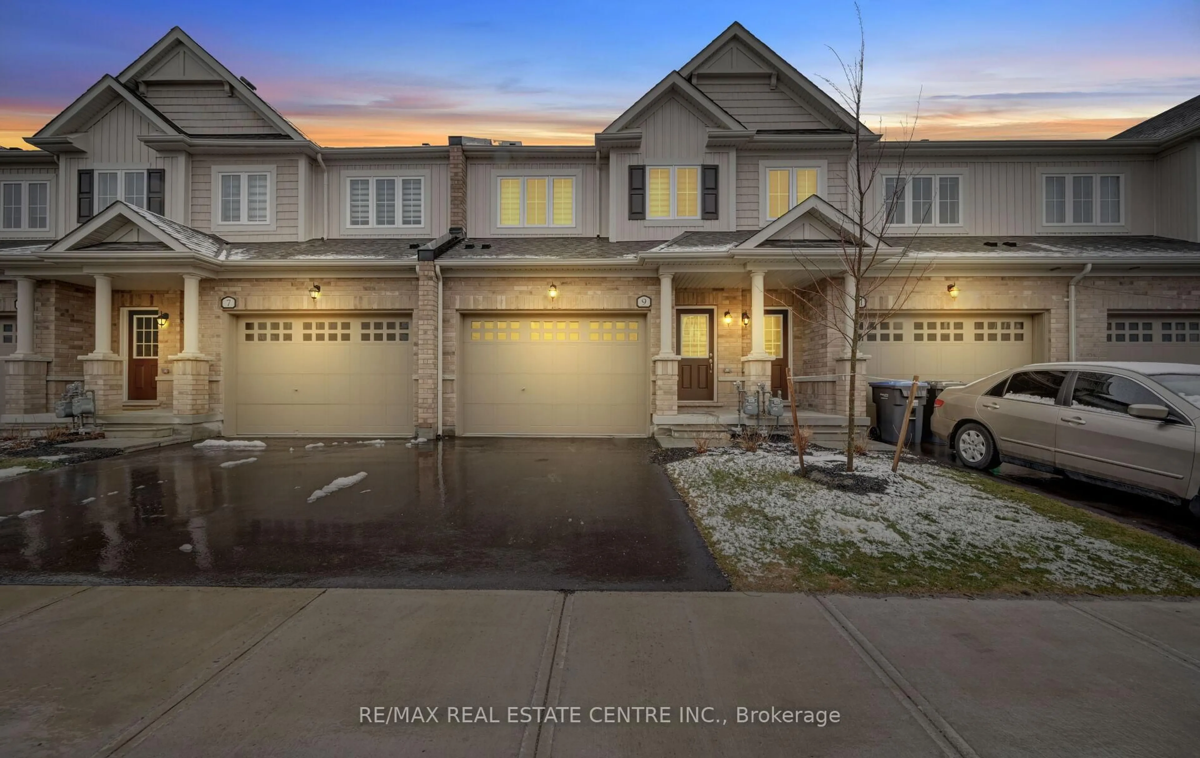 A pic from outside/outdoor area/front of a property/back of a property/a pic from drone, street for 9 Brixham Lane, Brampton Ontario L7A 5K2