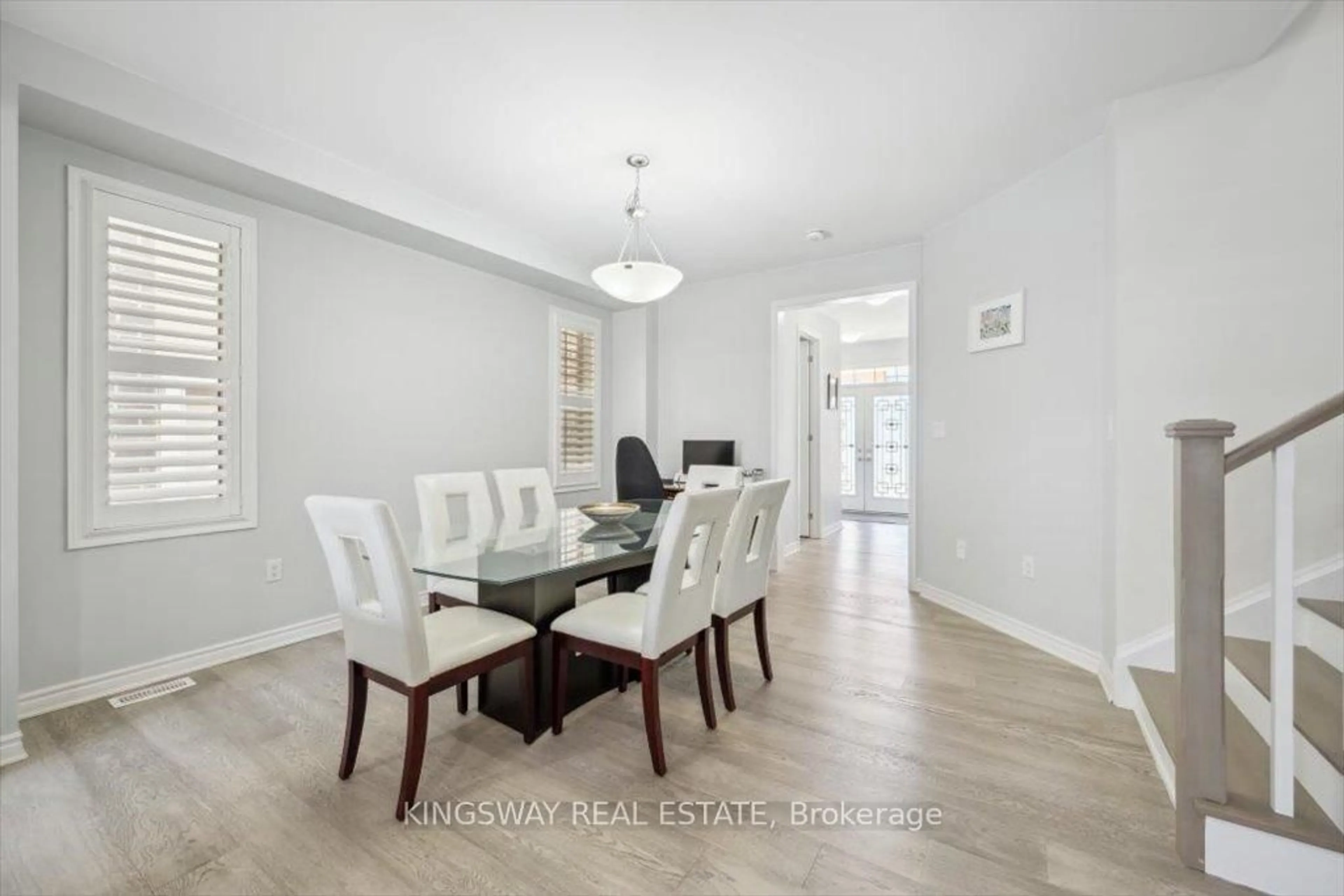 Dining room, unknown for 688 Kennedy Circ, Milton Ontario L9E 1R5