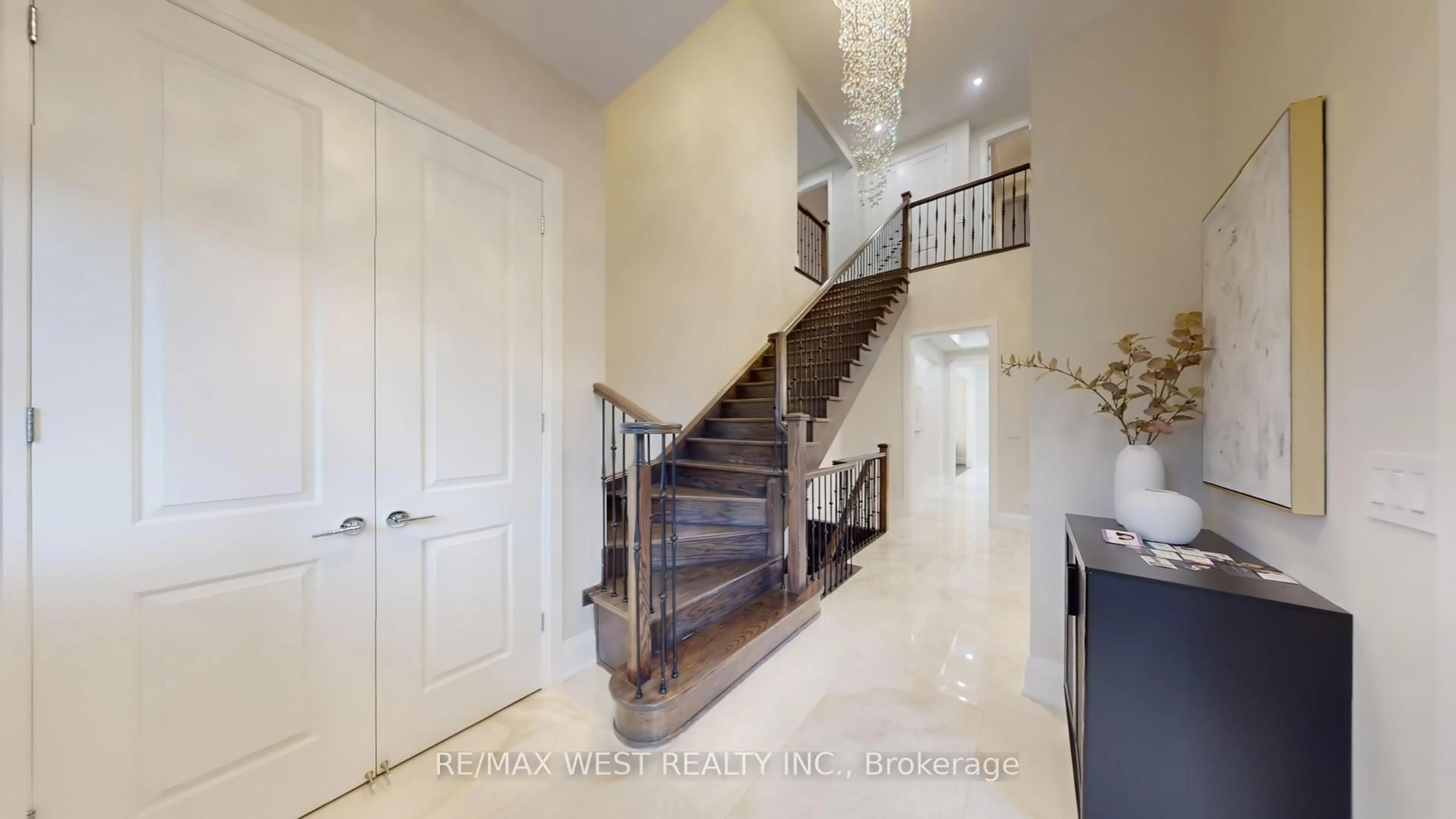 Unknown for 5199 Symphony Crt, Mississauga Ontario L5M 2M9