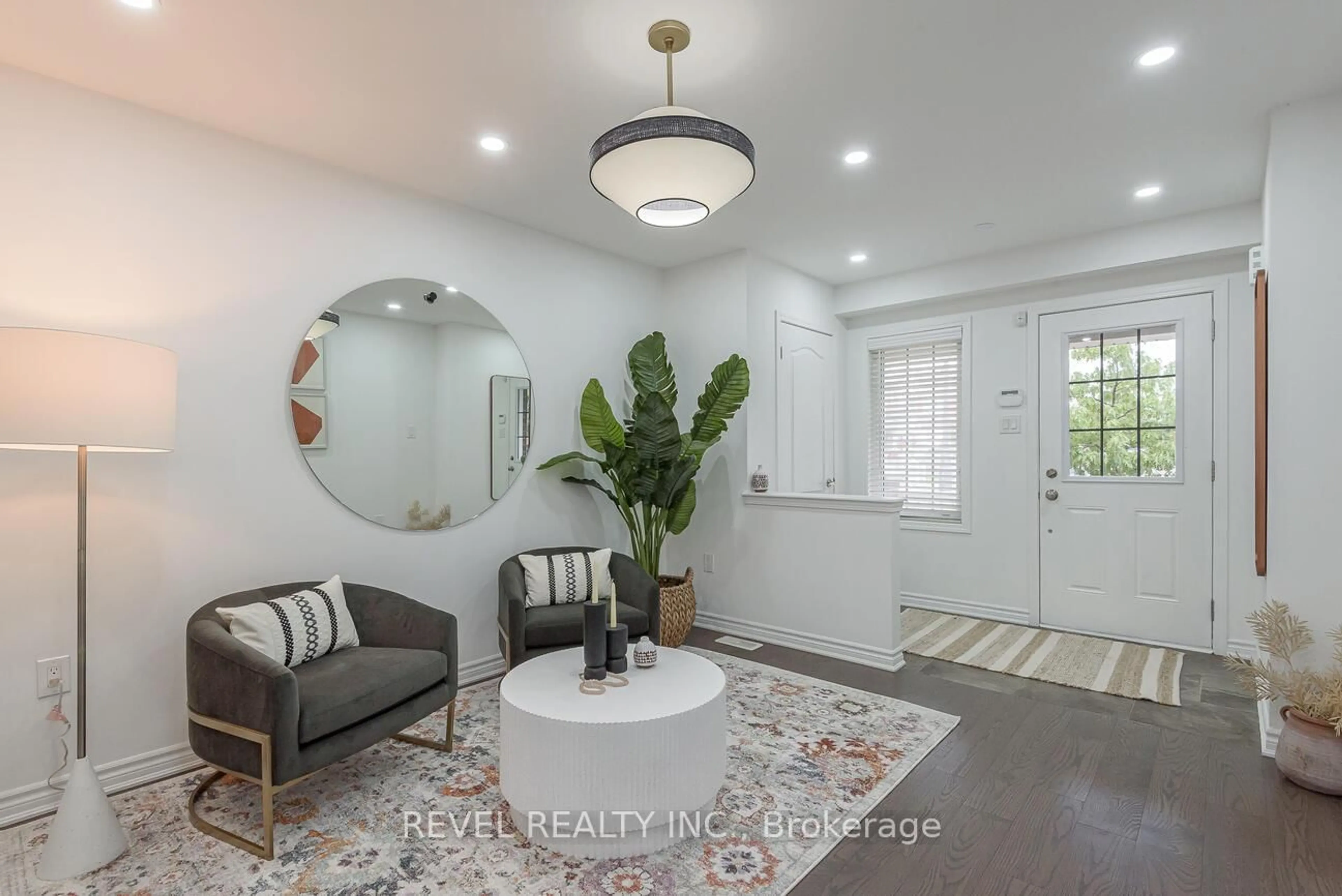Indoor entryway for 9 Lothbury Dr, Brampton Ontario L7A 4G7