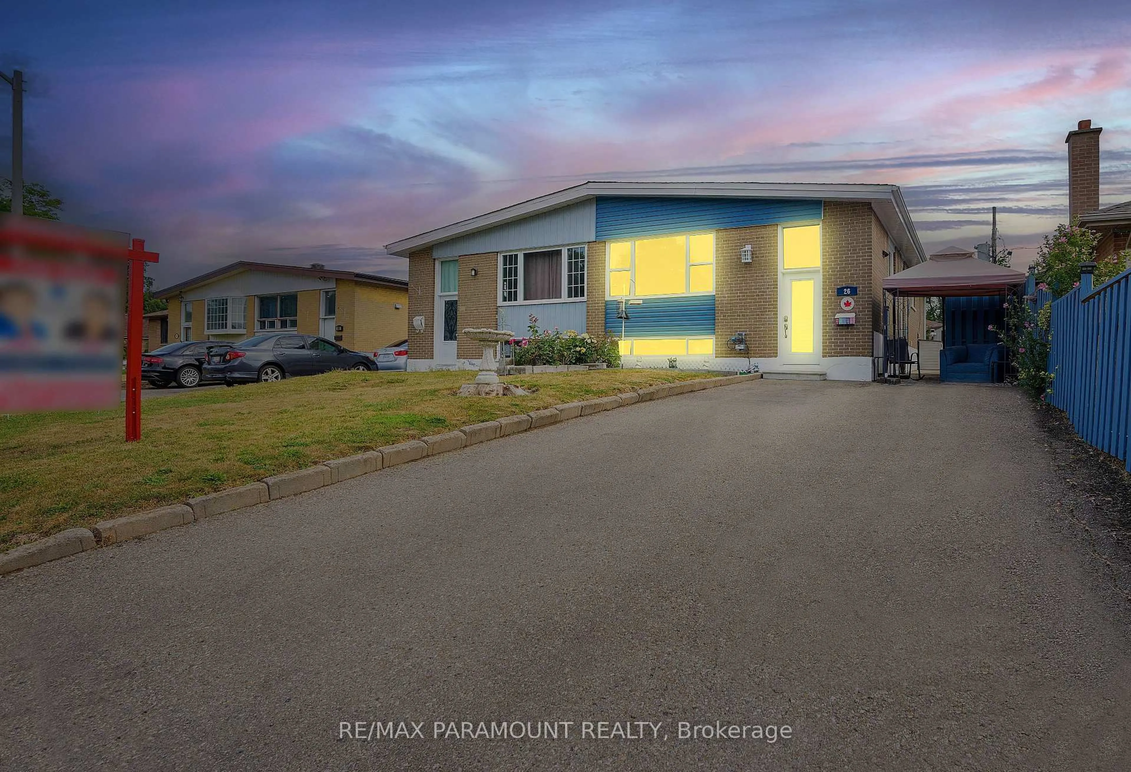 A pic from outside/outdoor area/front of a property/back of a property/a pic from drone, street for 26 Langwith Crt, Brampton Ontario L6Y 1Z8
