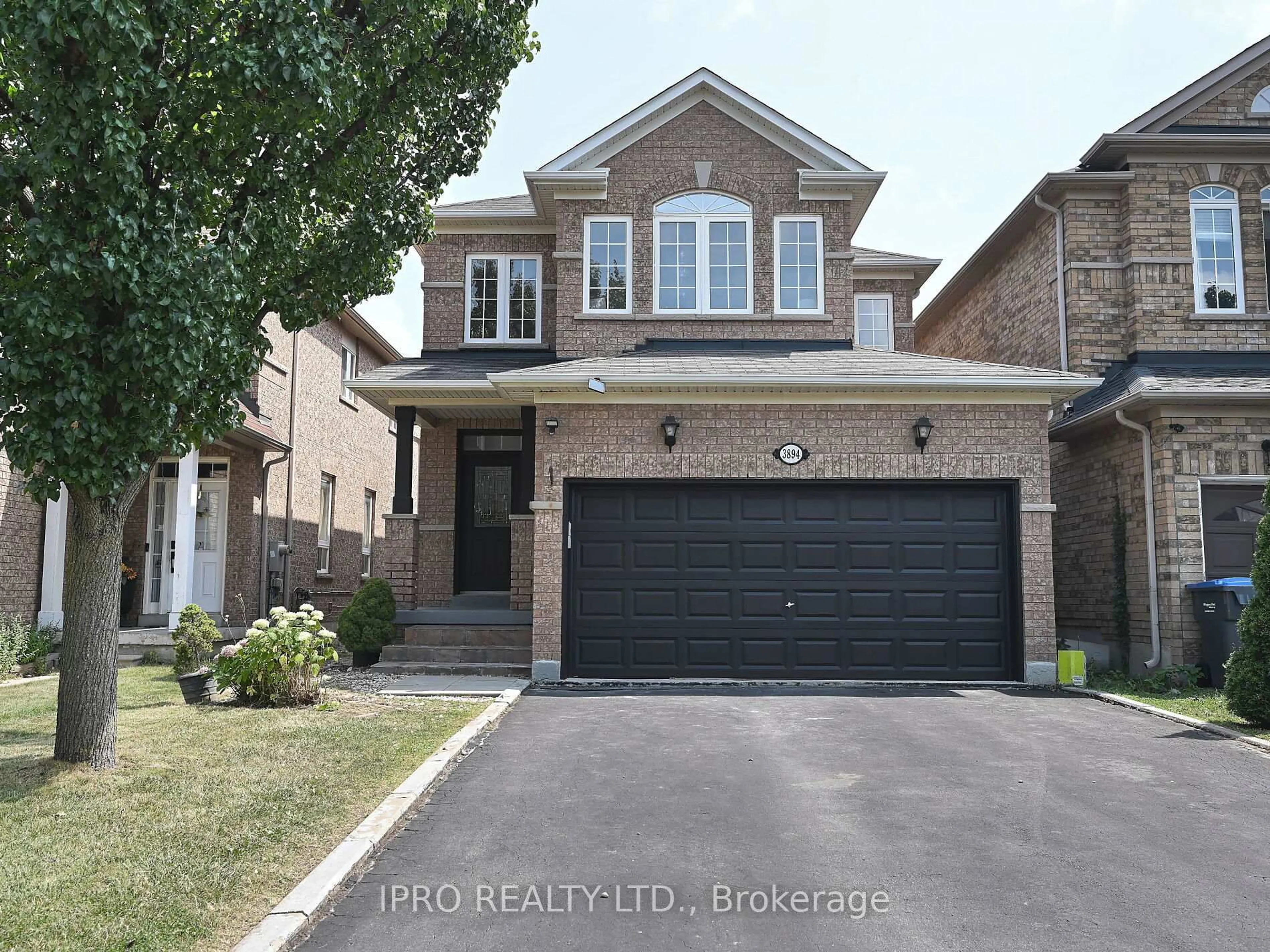 Home with brick exterior material, street for 3894 Passway Rd, Mississauga Ontario L5N 8N9