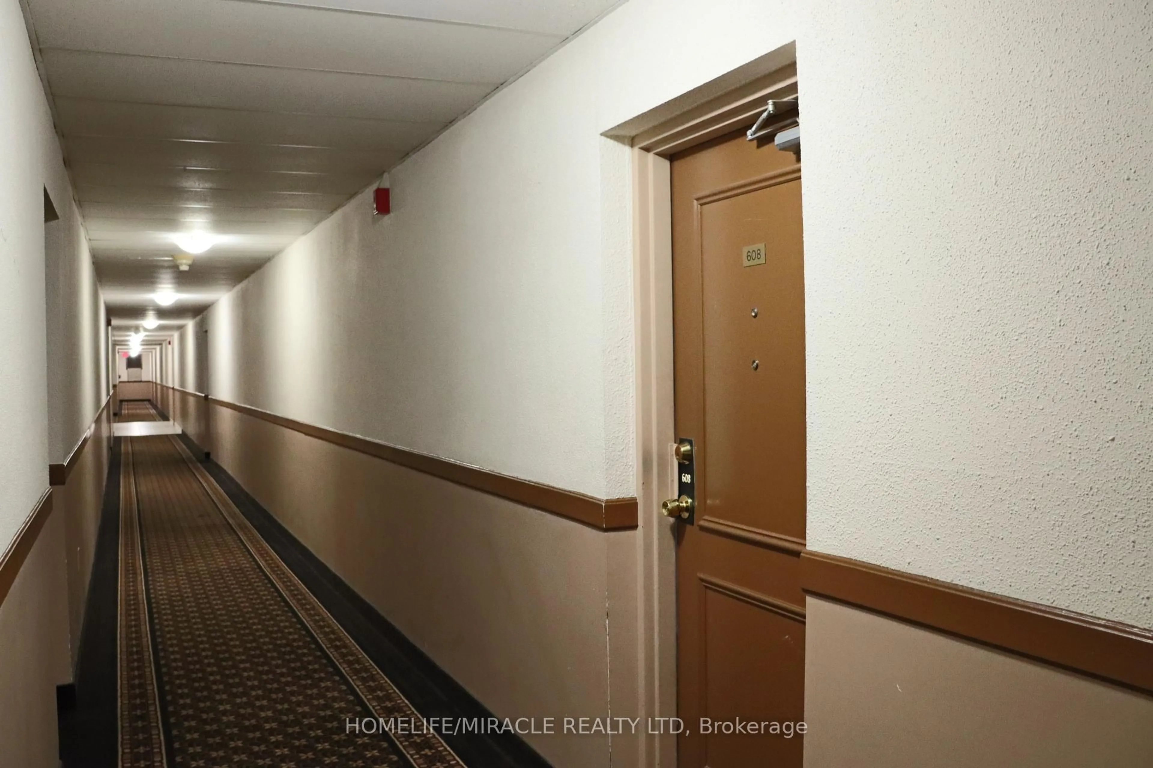 Indoor foyer for 3533 Derry Rd #608, Mississauga Ontario L4T 1B1