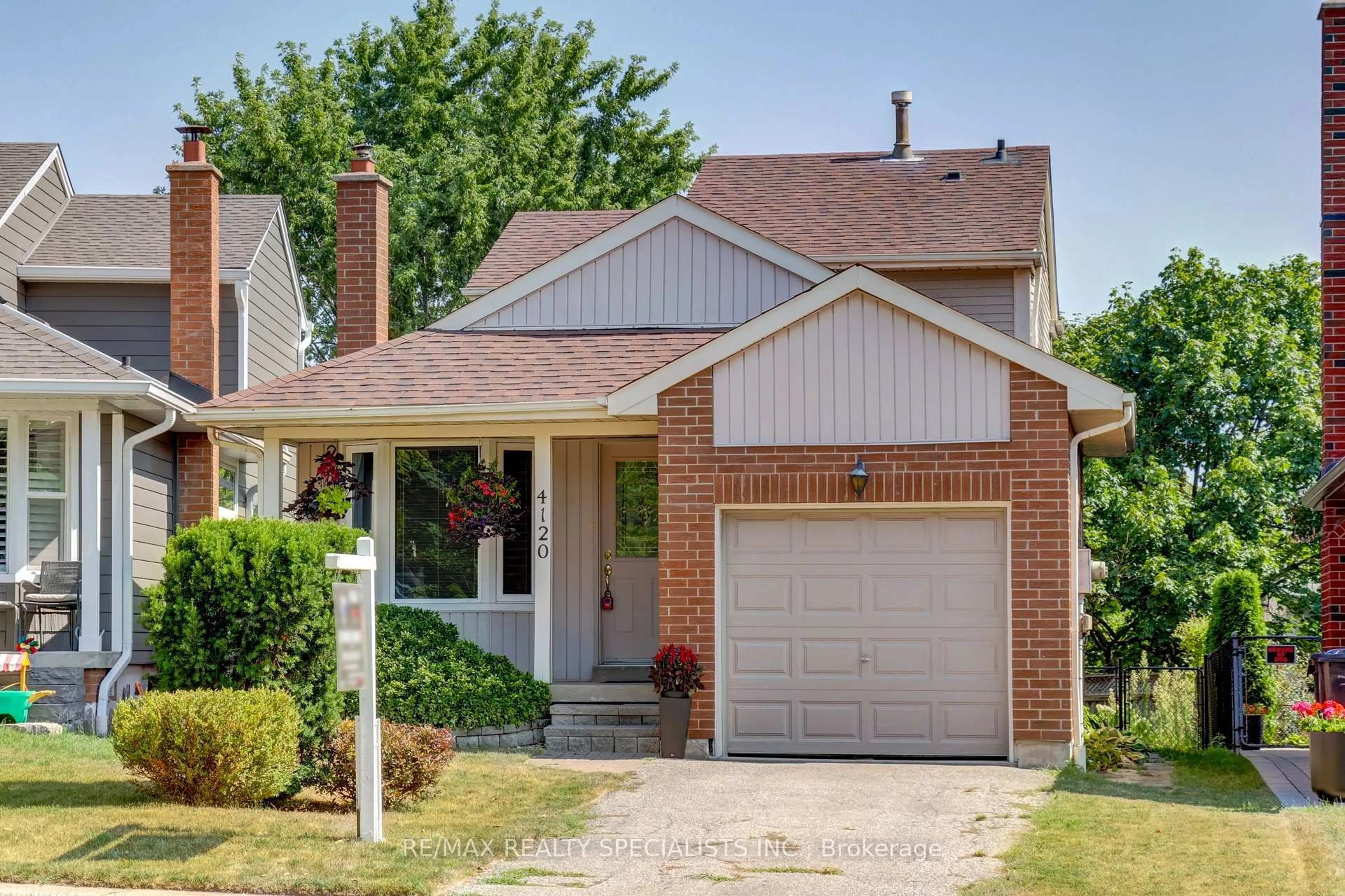 Home with brick exterior material, street for 4120 Stonemason Cres, Mississauga Ontario L5L 2Z7