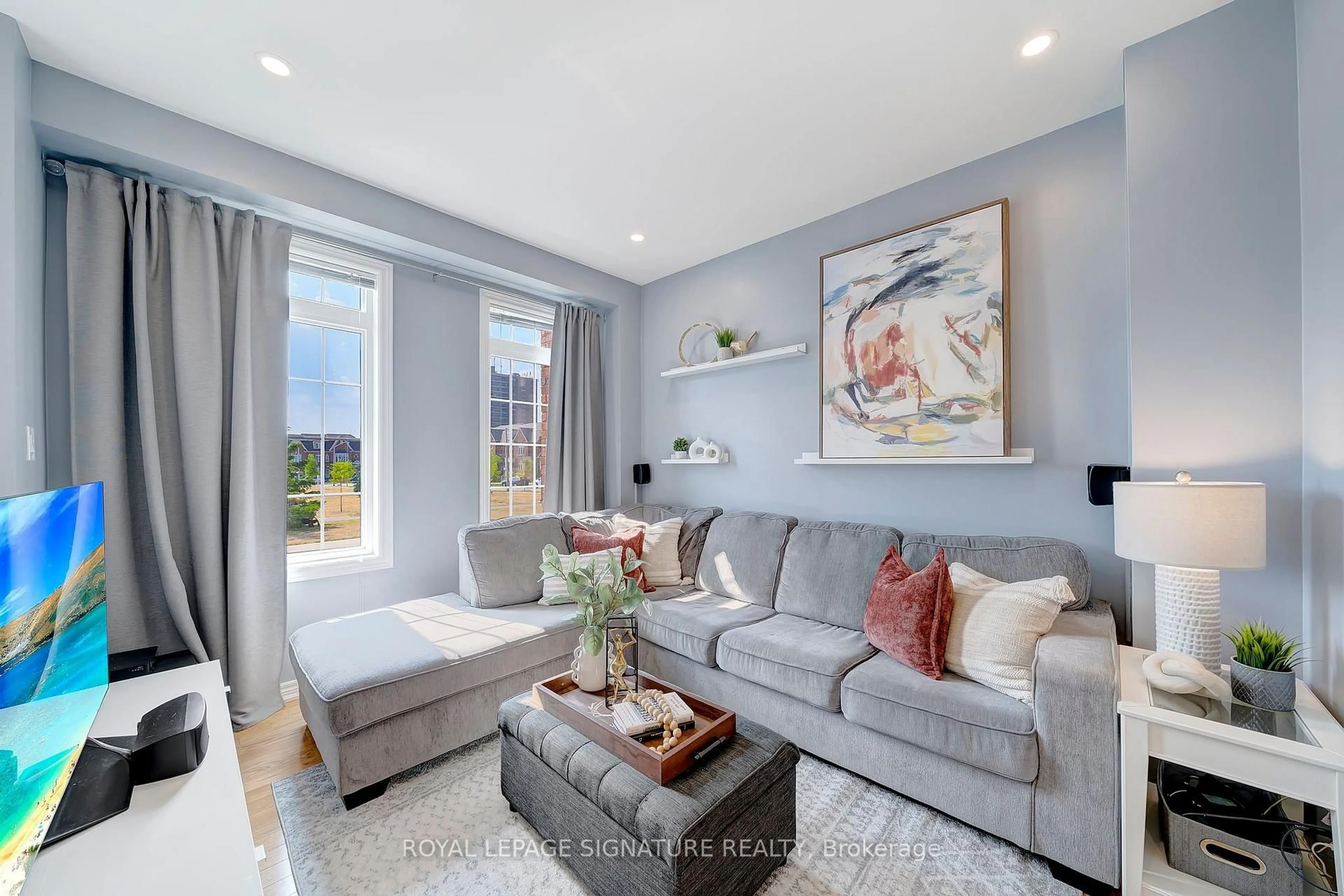Living room with furniture, unknown for 25 Charlie Jordan Rd, Toronto Ontario M9M 0B7