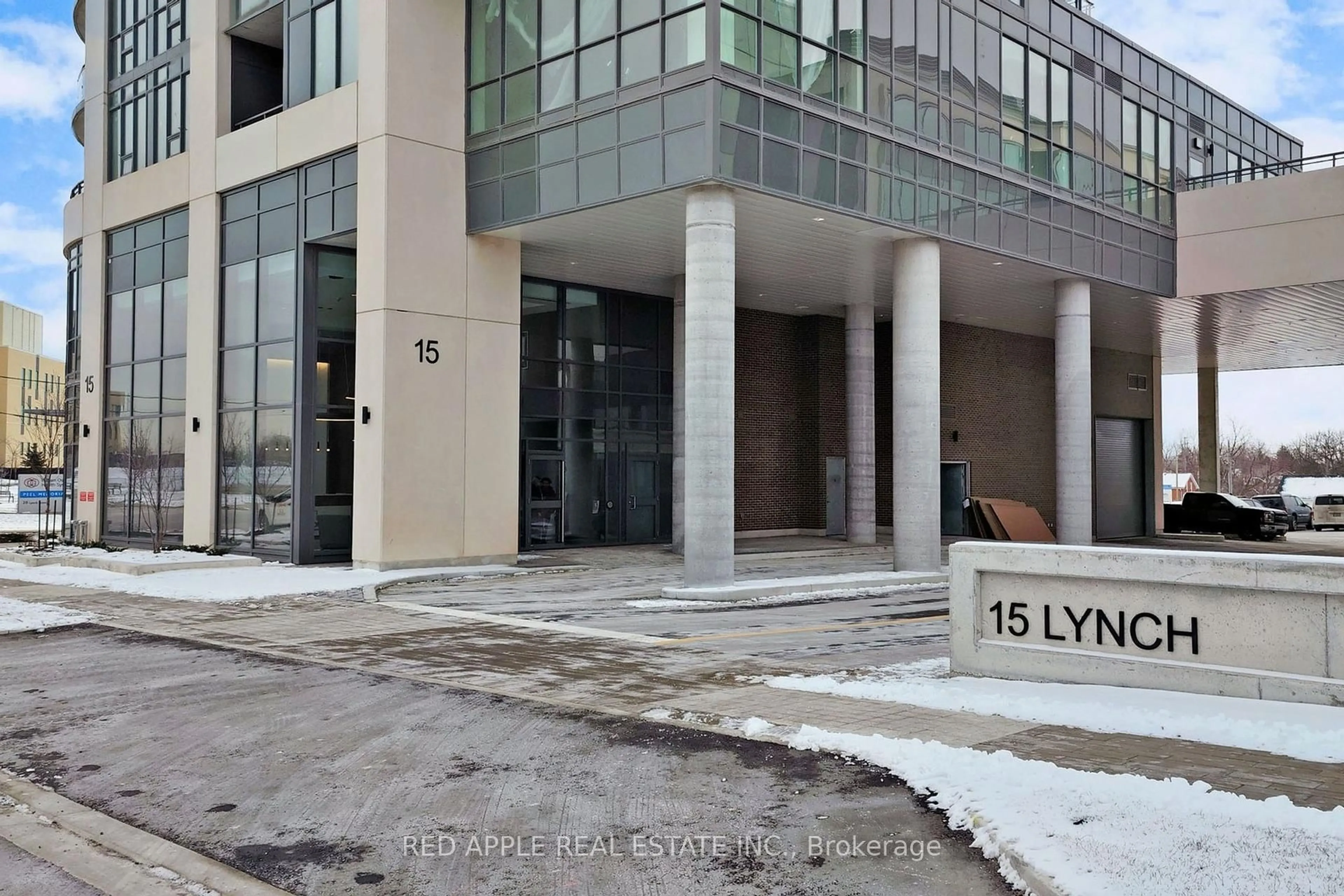 Indoor foyer for 15 Lynch St #2203, Brampton Ontario L6W 2Z8