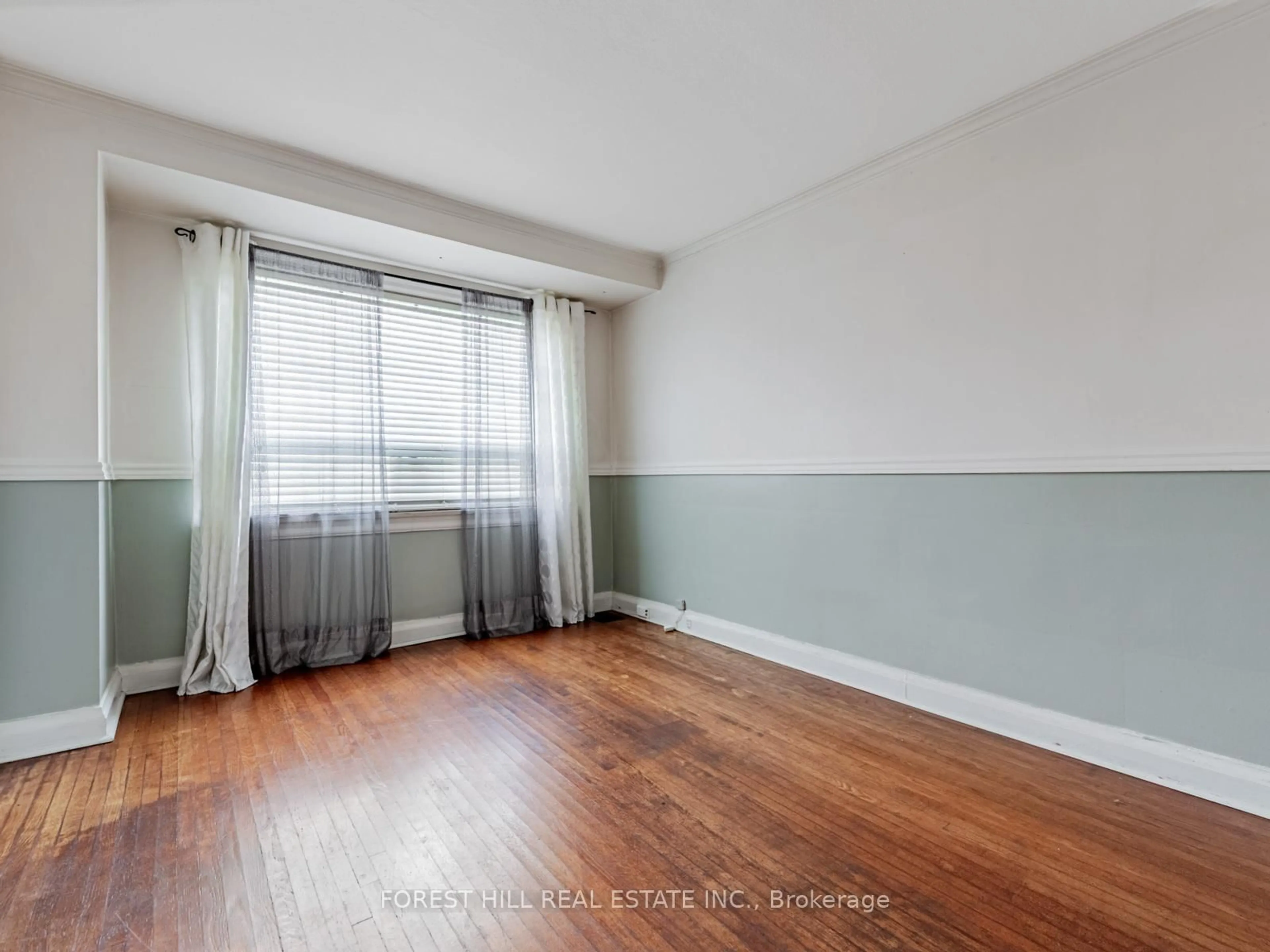 A pic of a room for 1191 Roselawn Ave, Toronto Ontario M6B 1C6