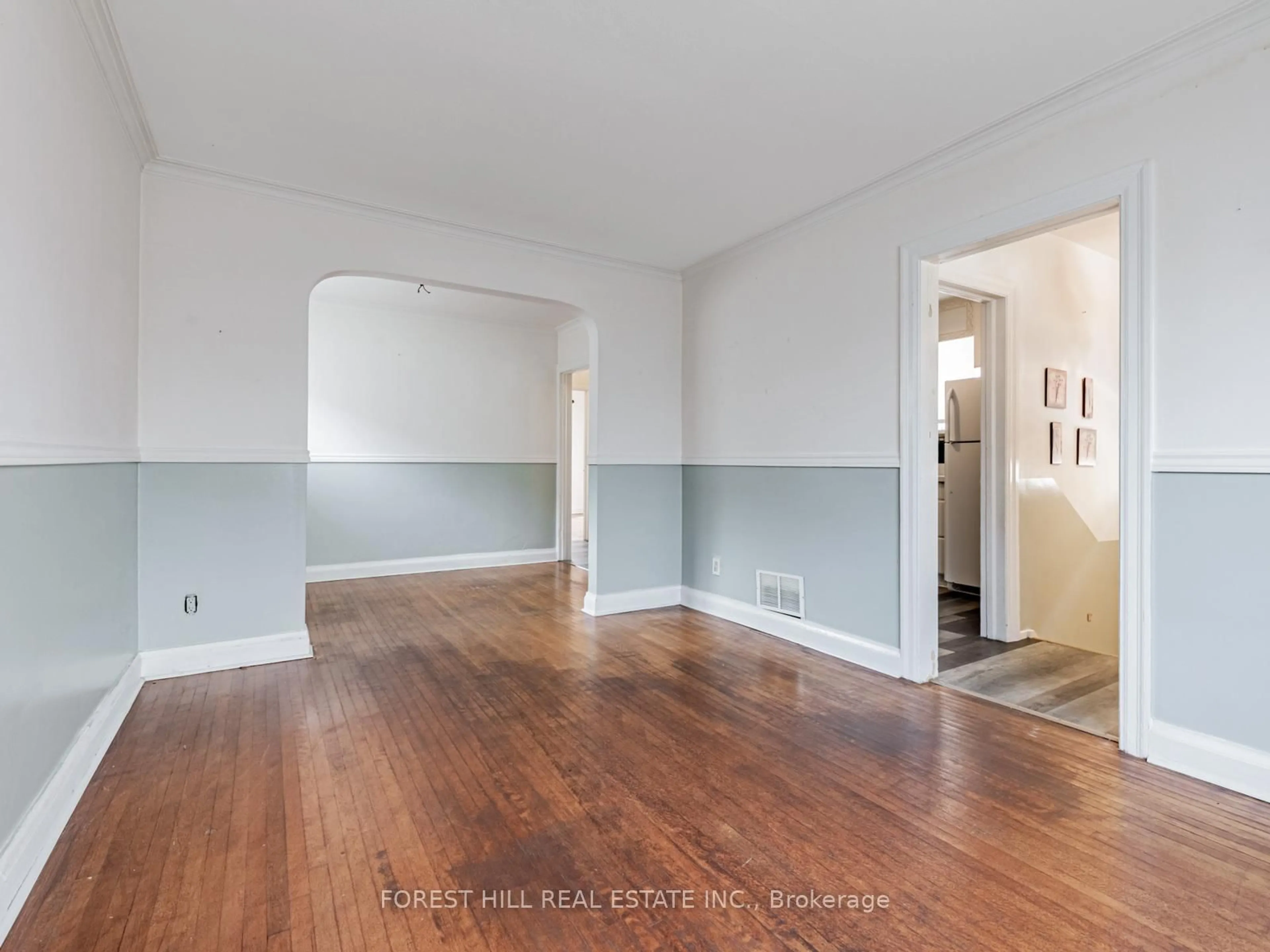 A pic of a room for 1191 Roselawn Ave, Toronto Ontario M6B 1C6