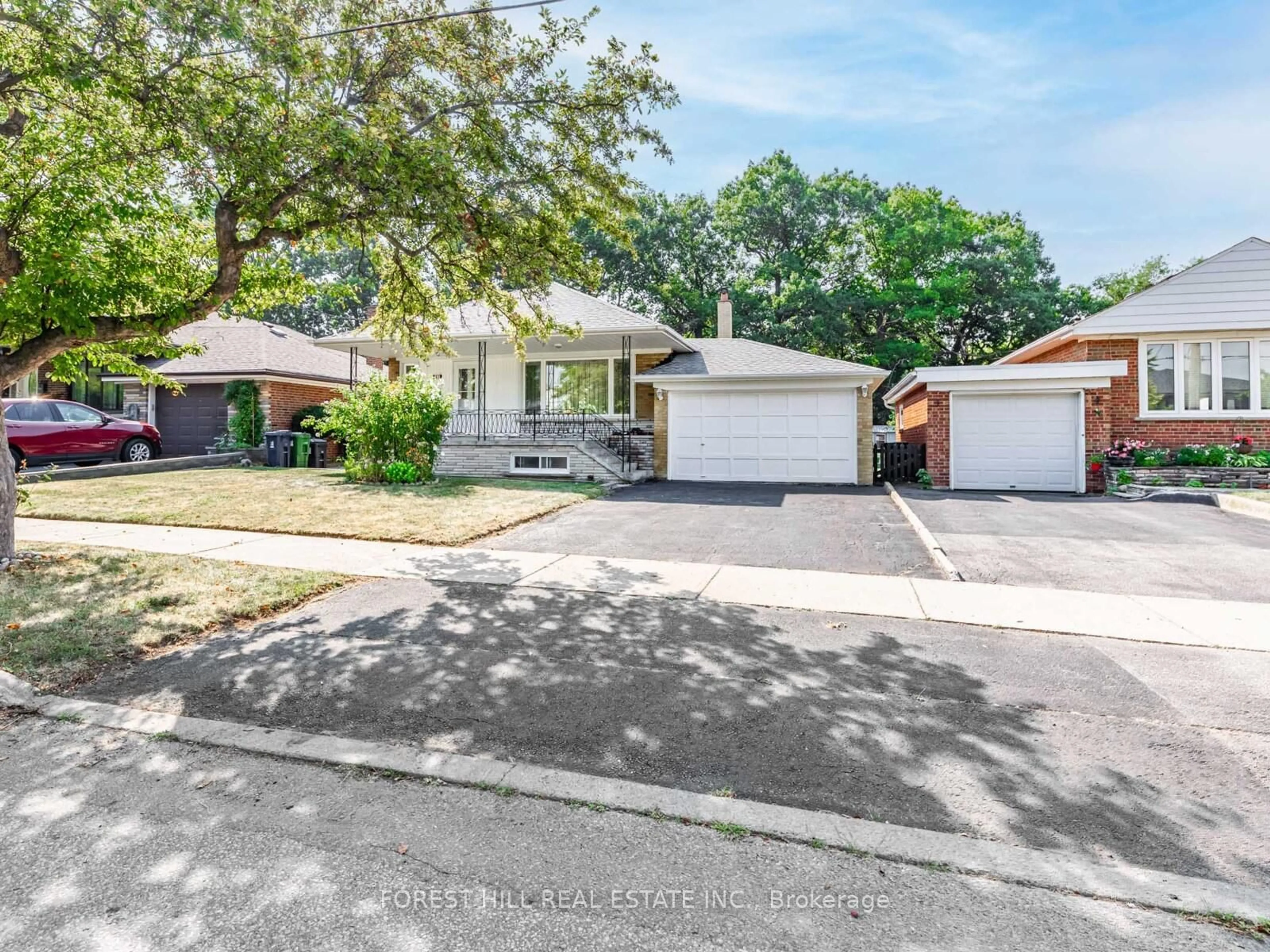 A pic from outside/outdoor area/front of a property/back of a property/a pic from drone, street for 37 George Anderson Dr, Toronto Ontario M6M 2Y7