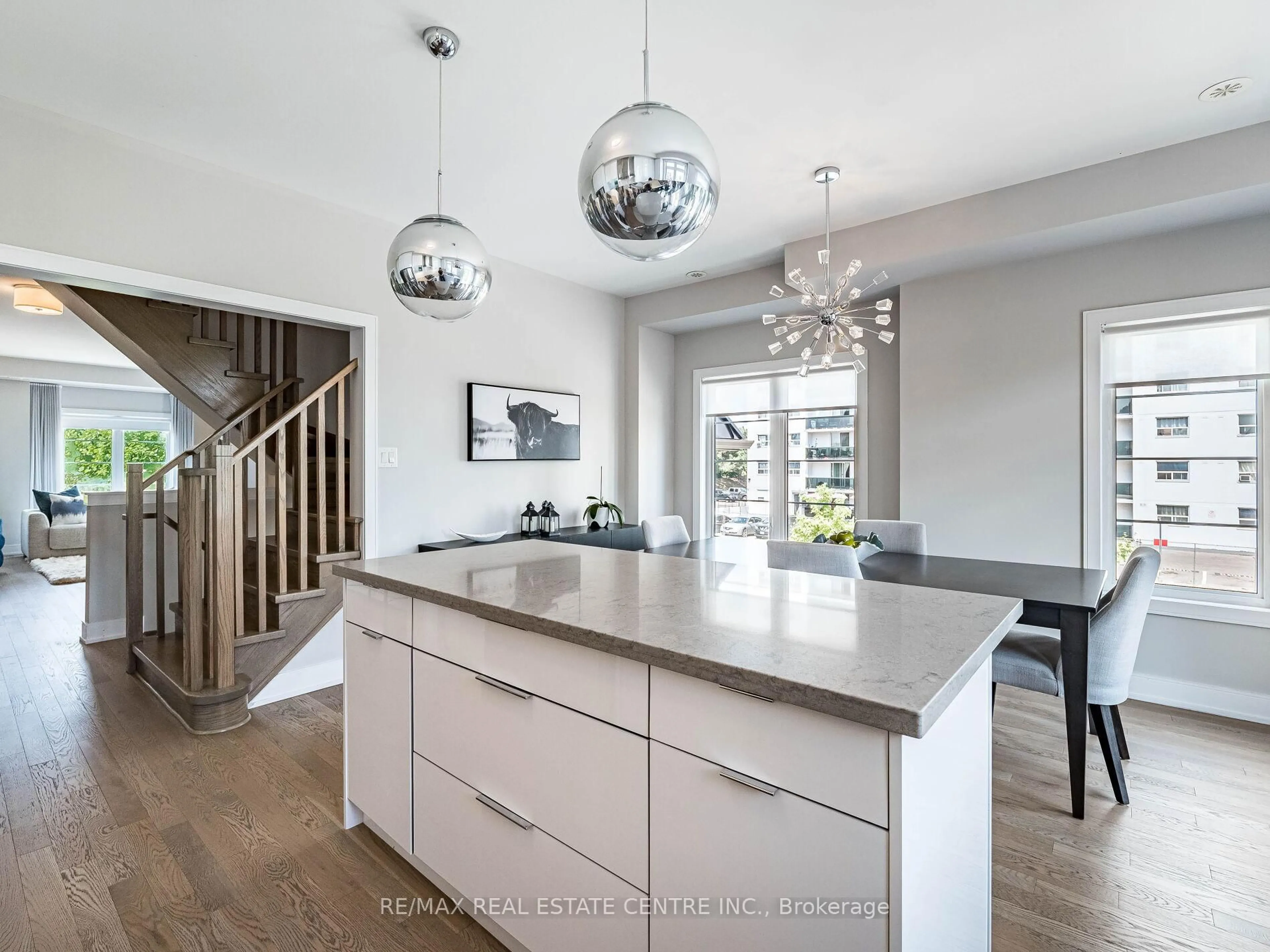 Contemporary kitchen, unknown for 1170 Beachcomber Rd, Mississauga Ontario L5G 4N3