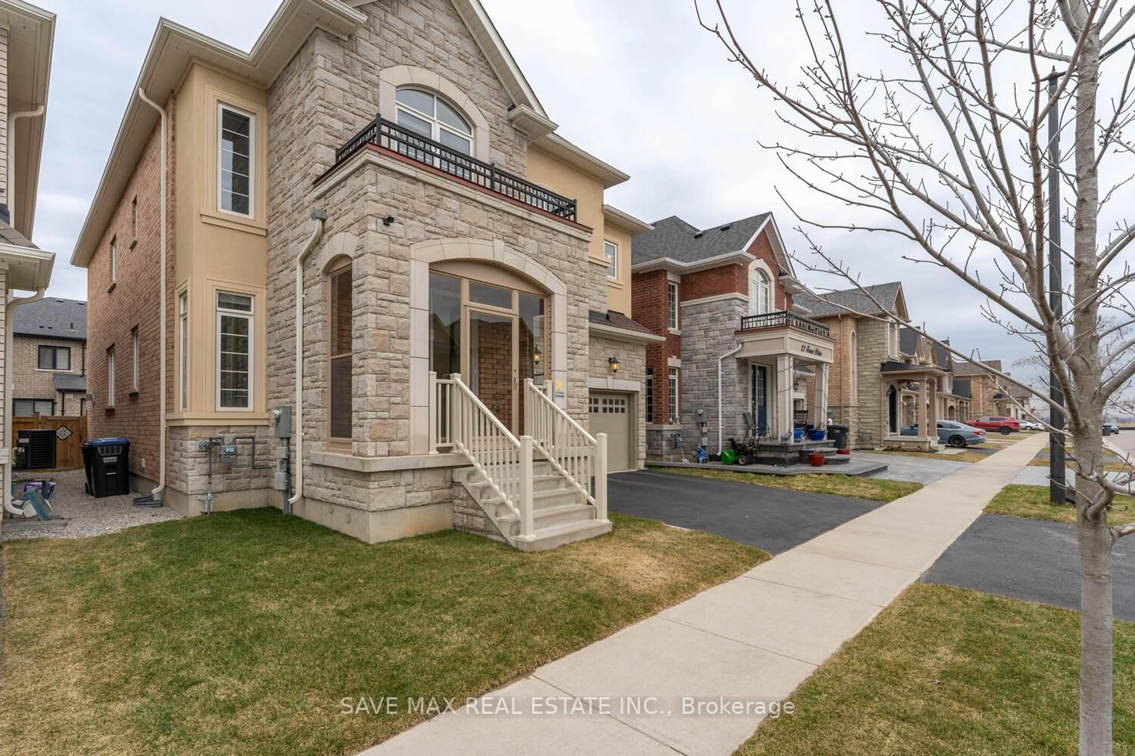 Home with brick exterior material, street for 25 Fann Dr, Brampton Ontario L7A 4L4