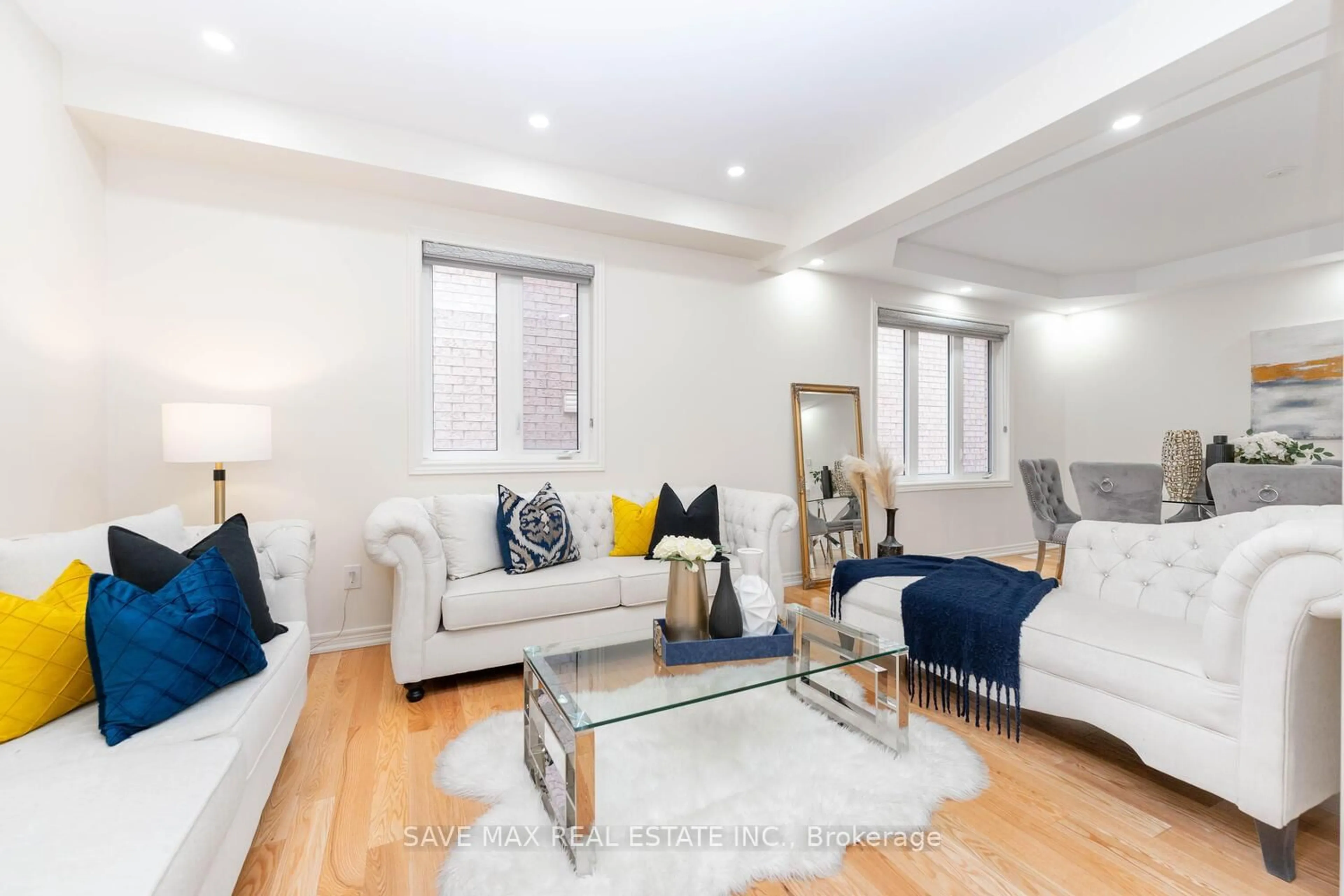 Living room with furniture, unknown for 25 Fann Dr, Brampton Ontario L7A 4L4