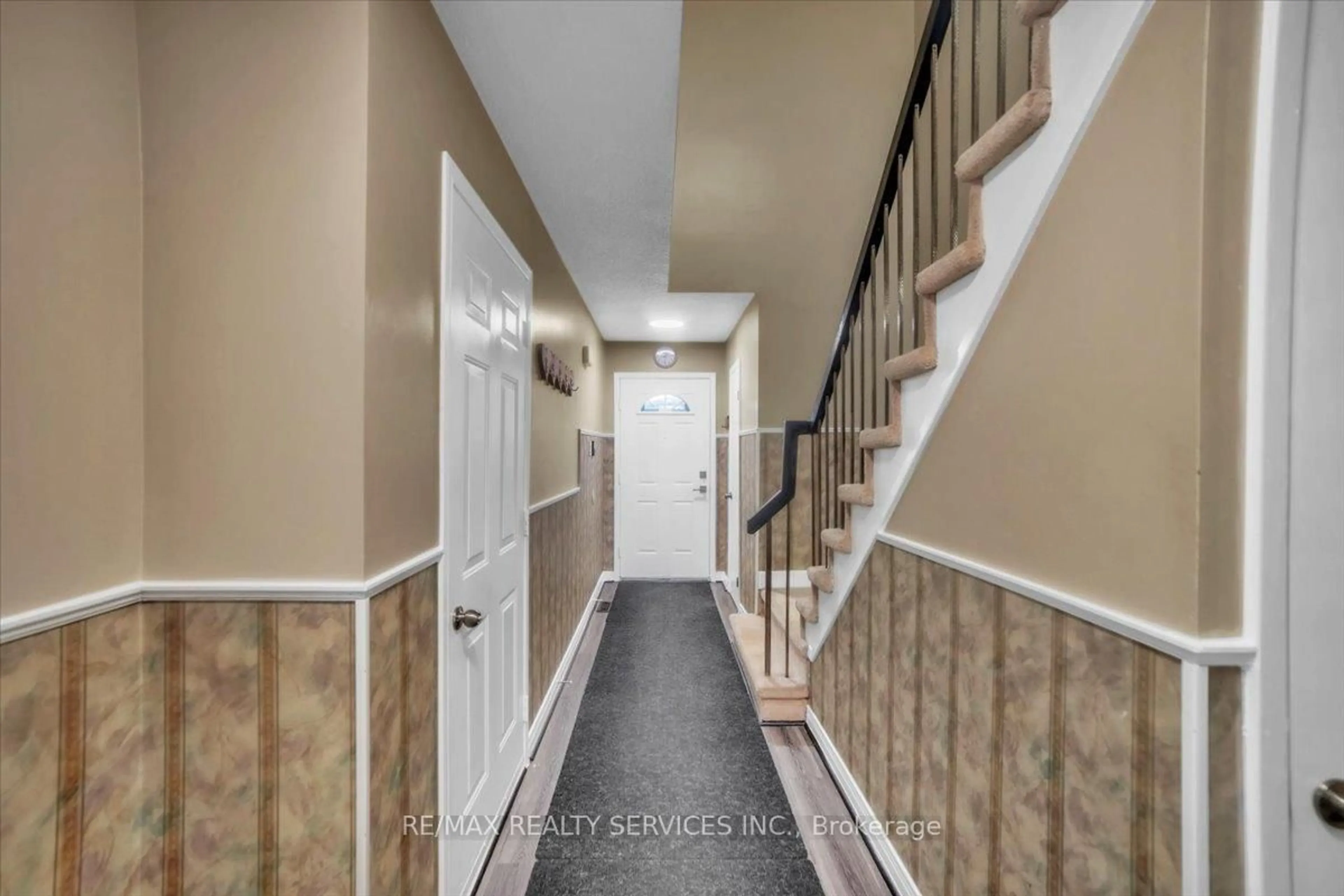 Unknown for 19 Blossom Ave, Brampton Ontario L6X 2W2