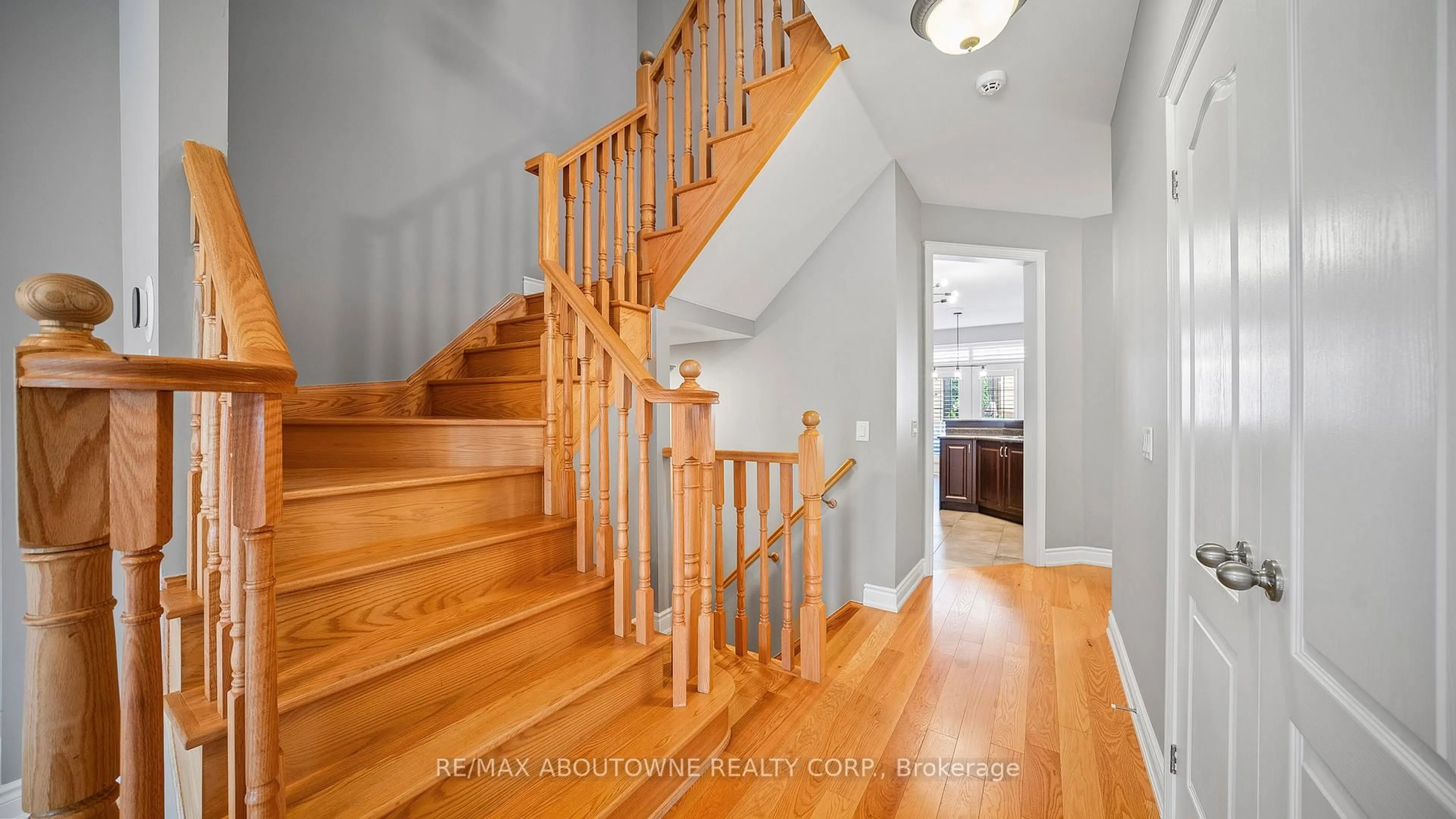 Stairs for 548 Terrace Way, Oakville Ontario L6M 1N6