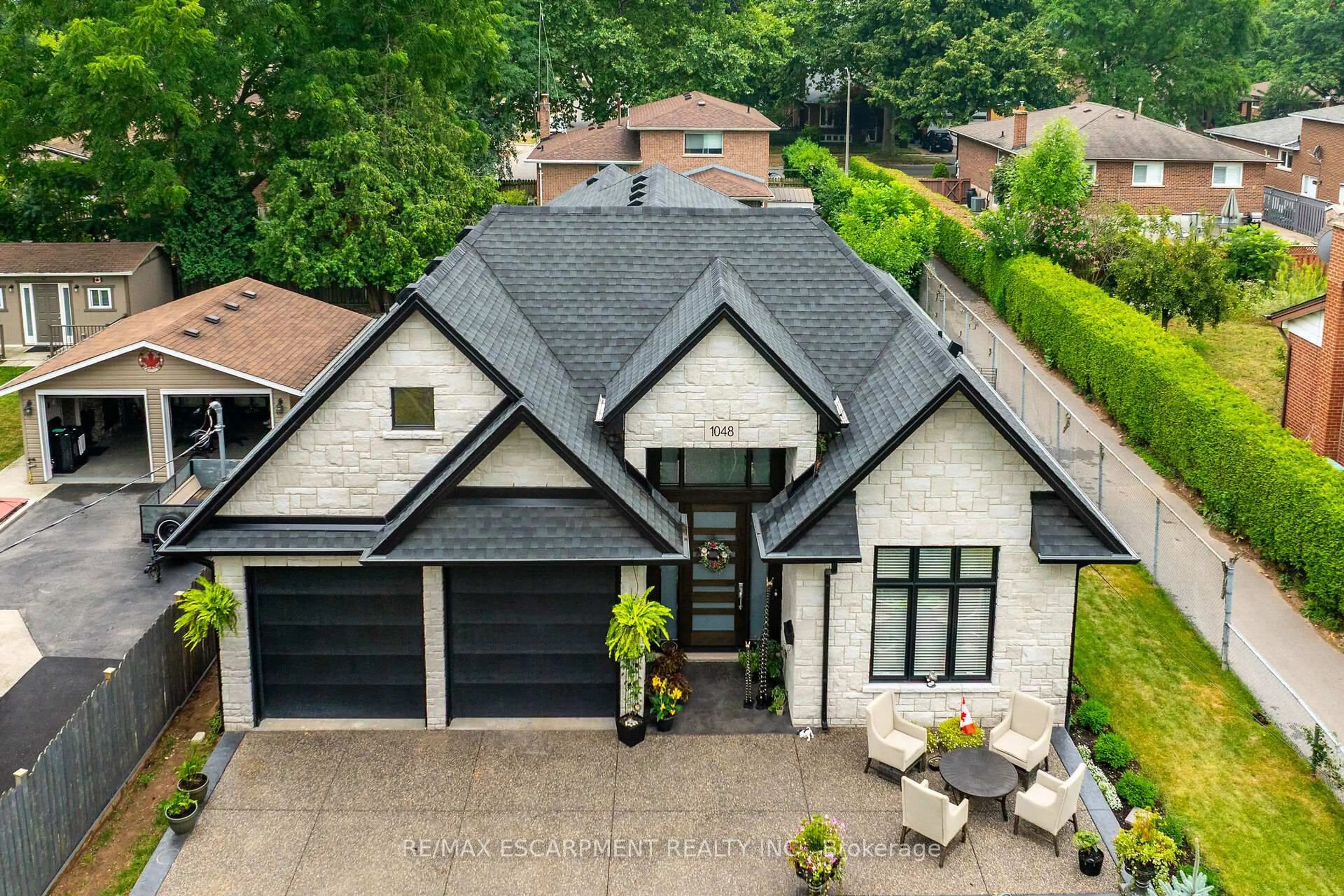 Unknown for 1048 Dovercourt Ave, Burlington Ontario L7T 3C2