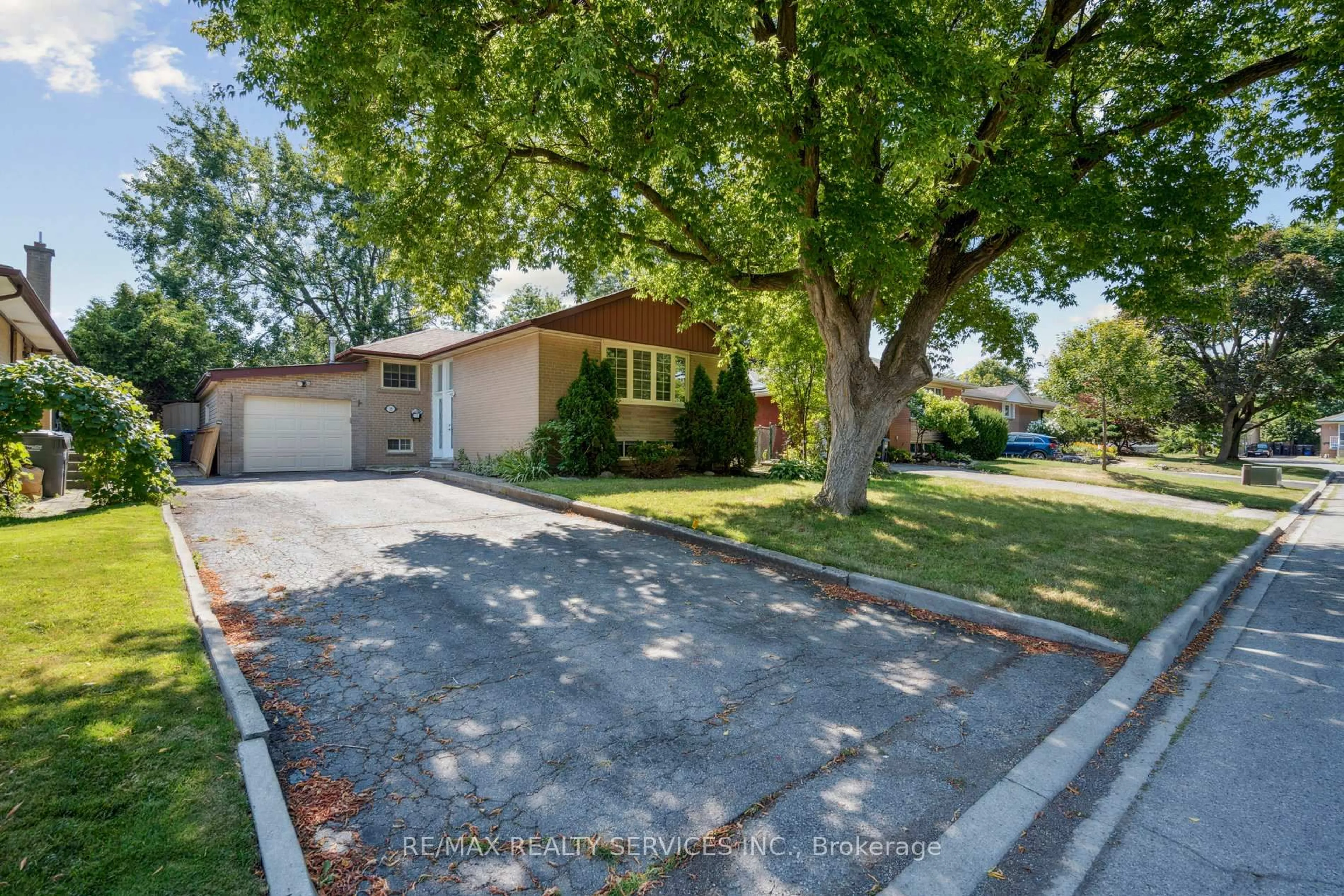 A pic from outside/outdoor area/front of a property/back of a property/a pic from drone, street for 15 Mcclure Ave, Brampton Ontario L6X 2E2