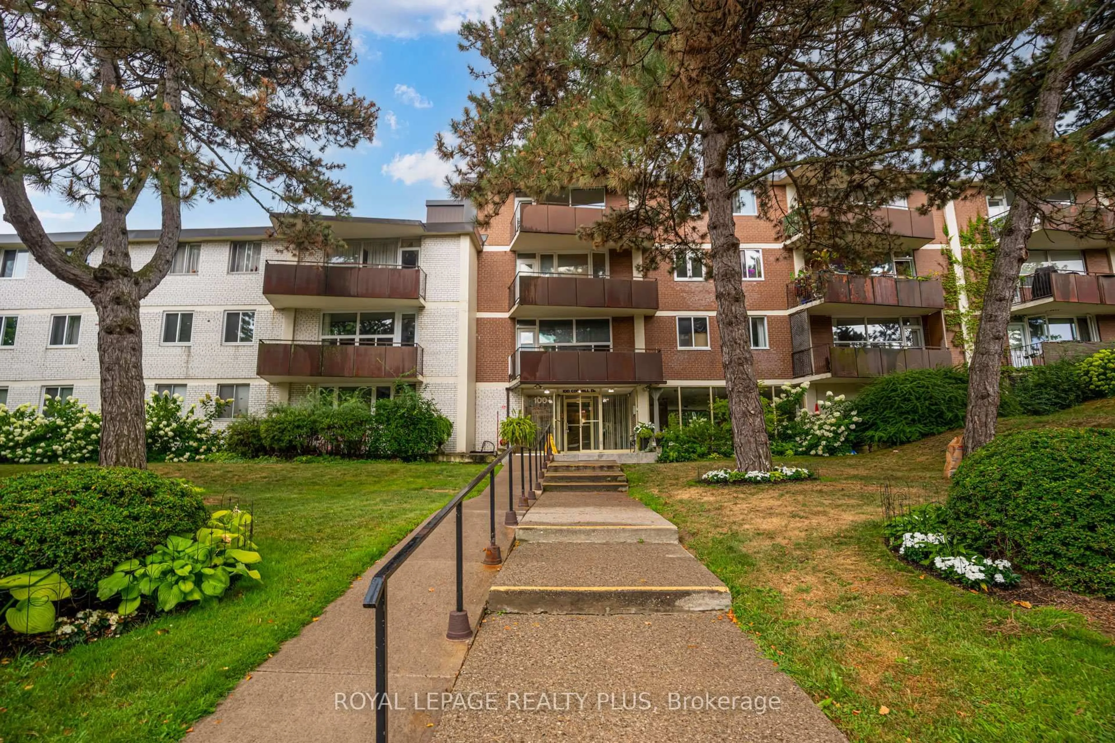 Patio, unknown for 100 Coe Hill Dr #409, Toronto Ontario M6S 3E1