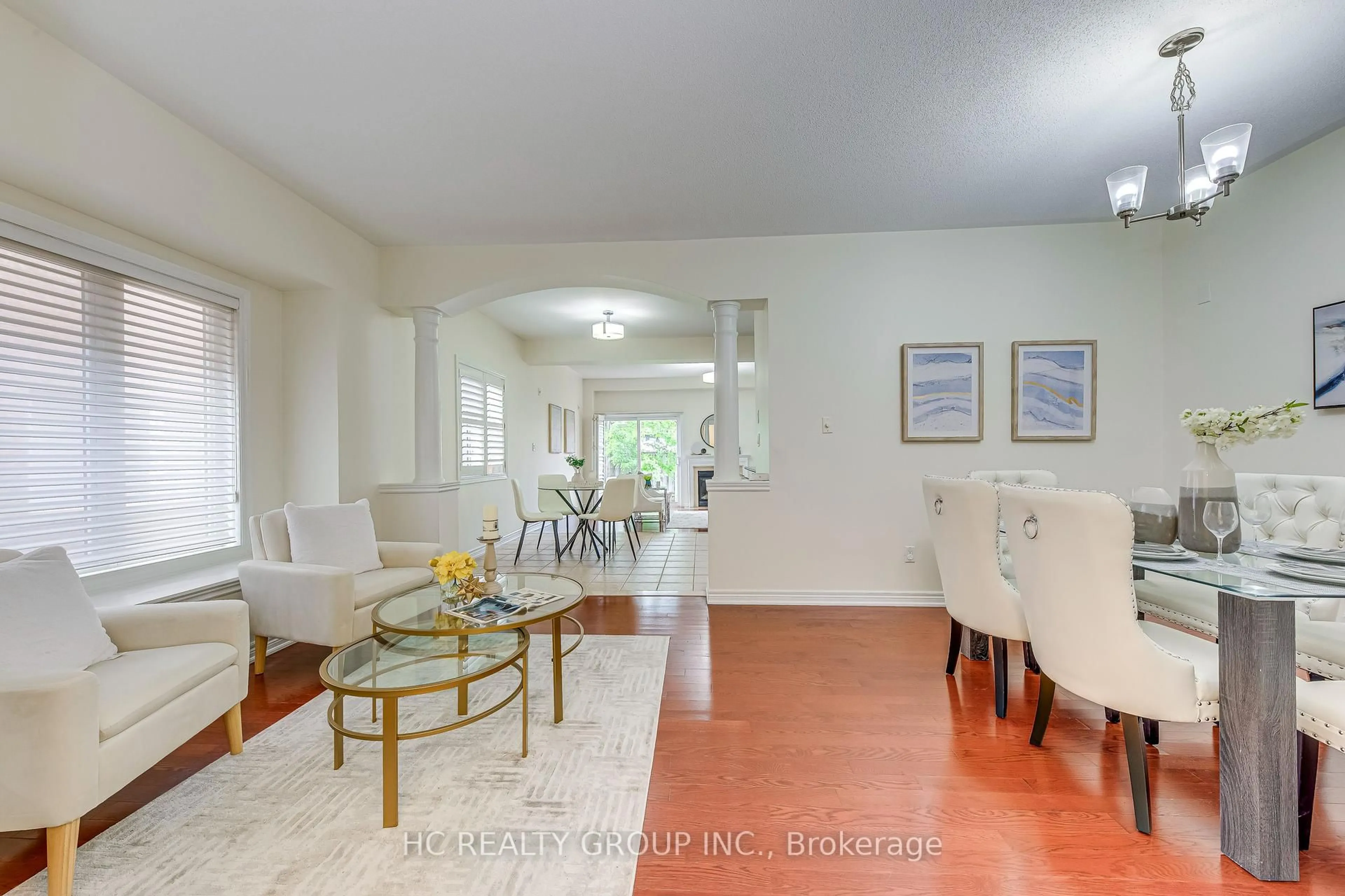 Living room with furniture, unknown for 2436 Felhaber Cres, Oakville Ontario L6H 7N8