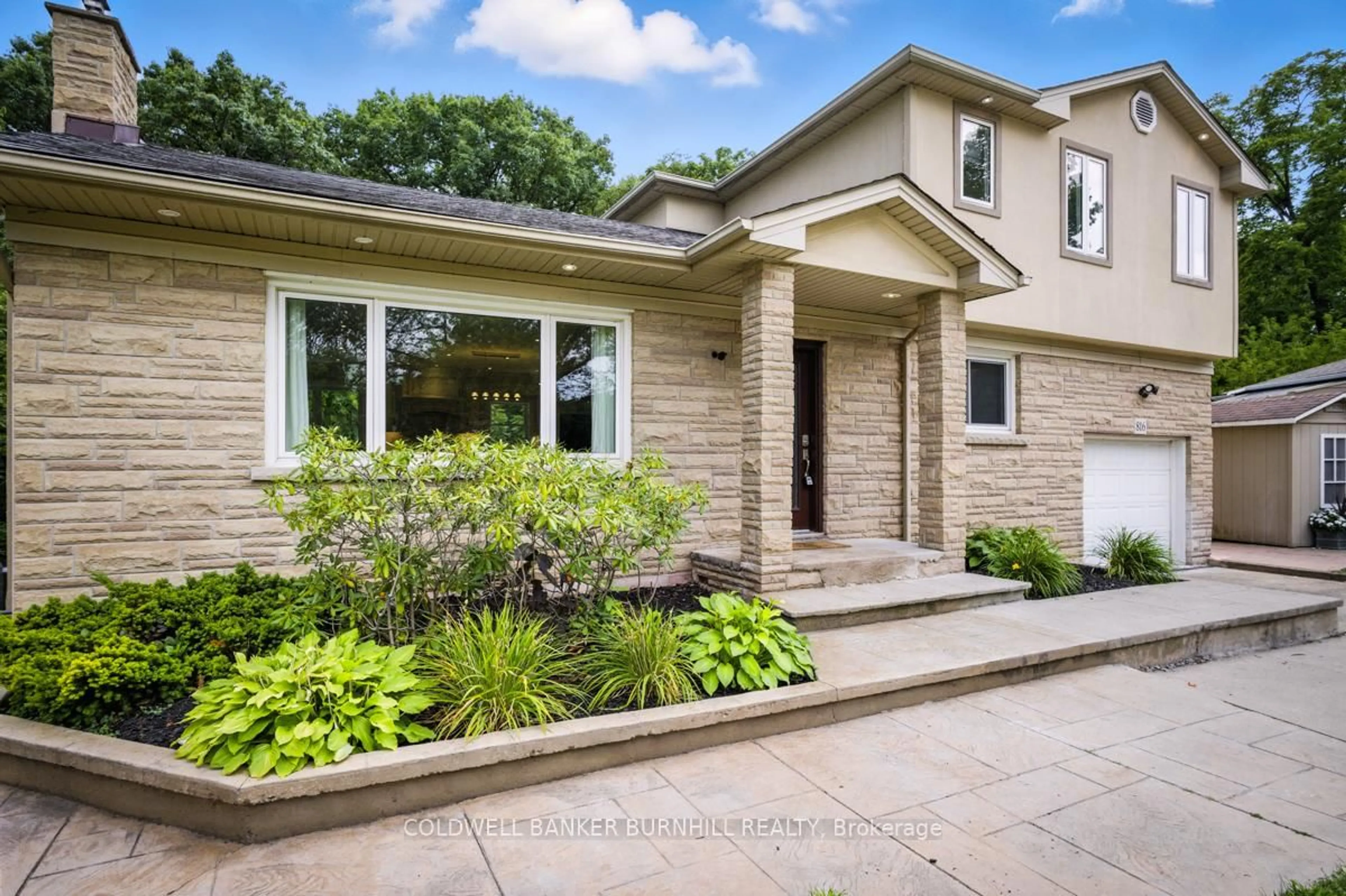 Home with brick exterior material, street for 816 Tanager Ave, Burlington Ontario L7T 2Y2