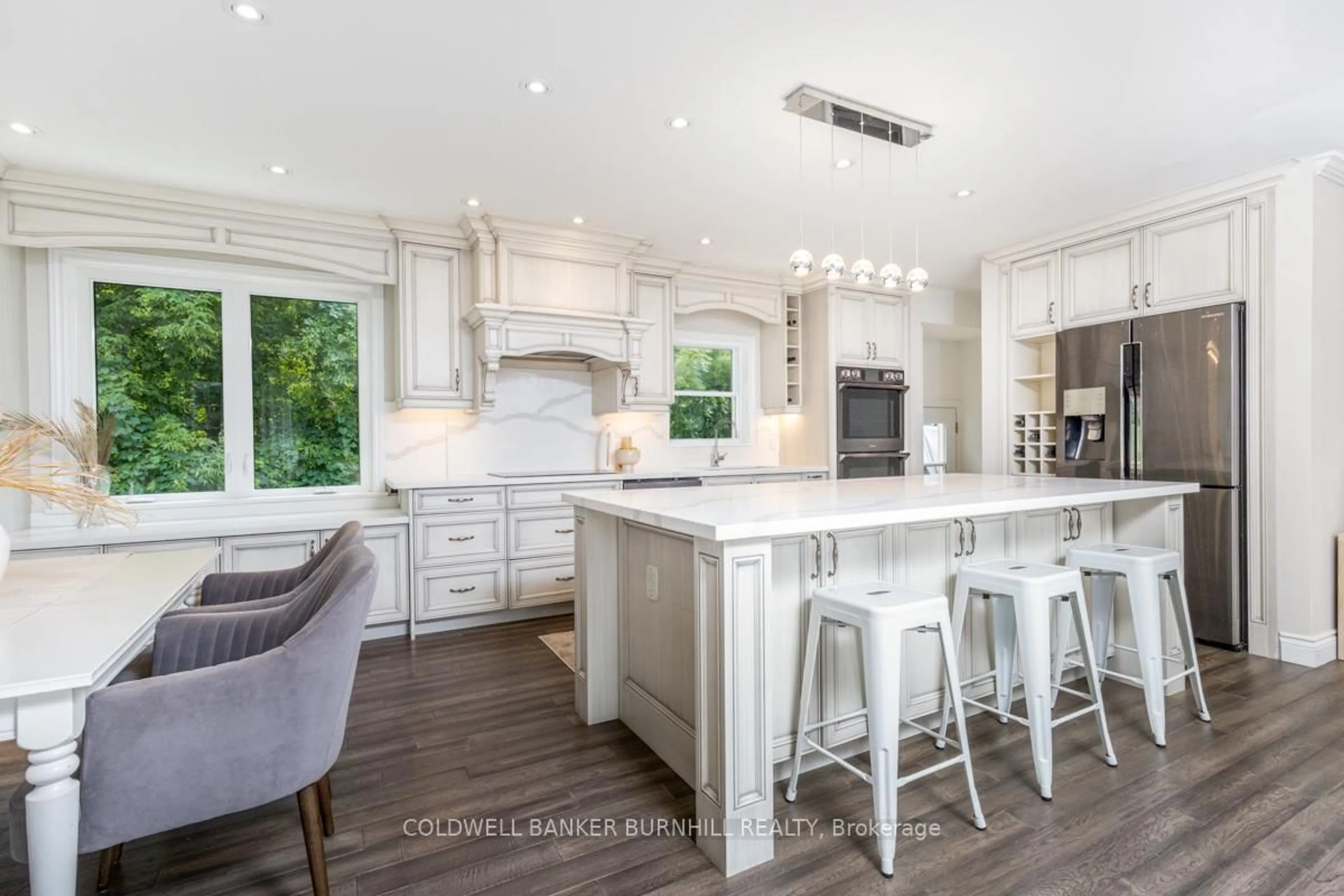 Open concept kitchen, unknown for 816 Tanager Ave, Burlington Ontario L7T 2Y2