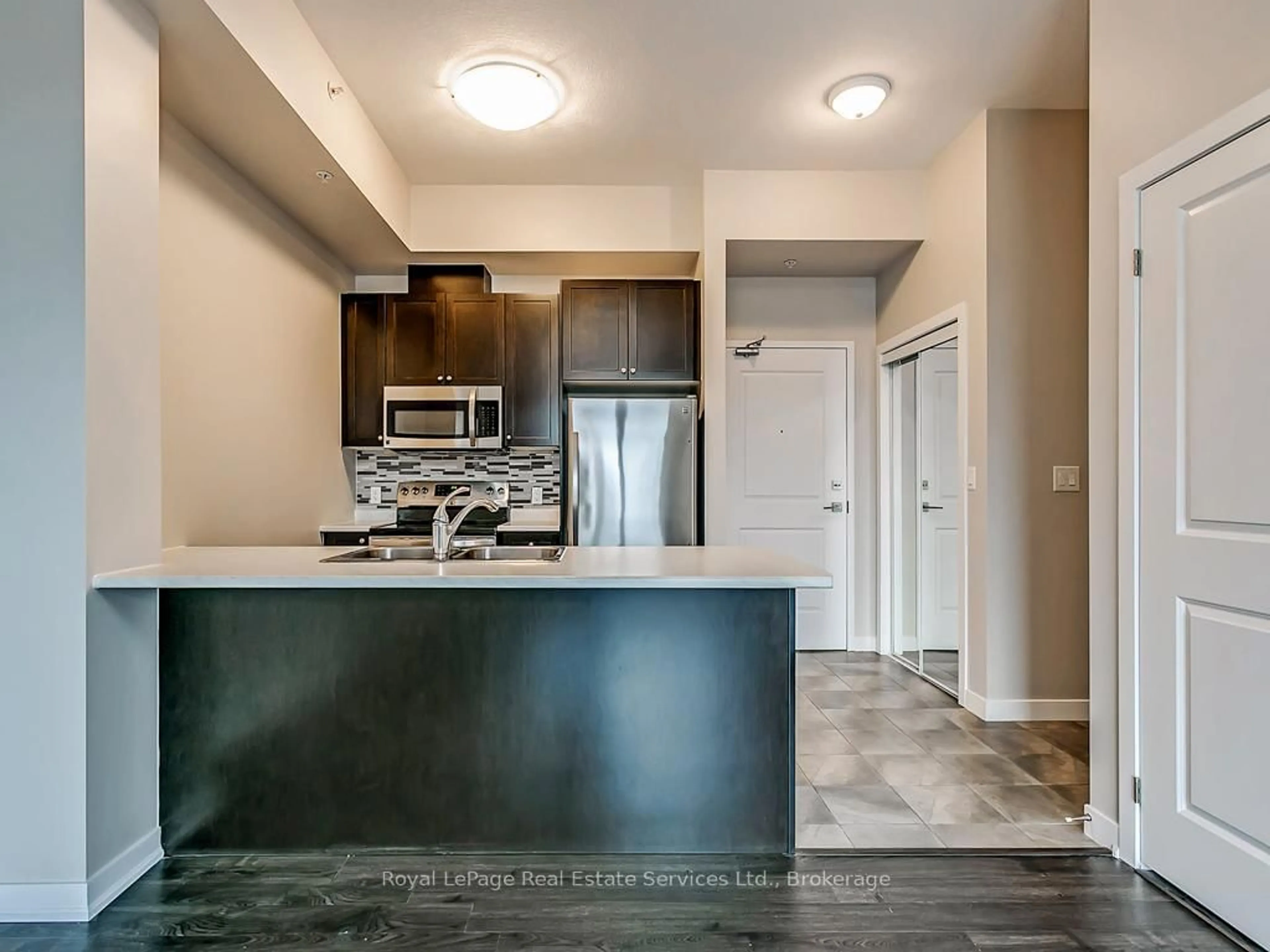Open concept kitchen, unknown for 5010 Corporate Dr #405, Burlington Ontario L7L 0H6