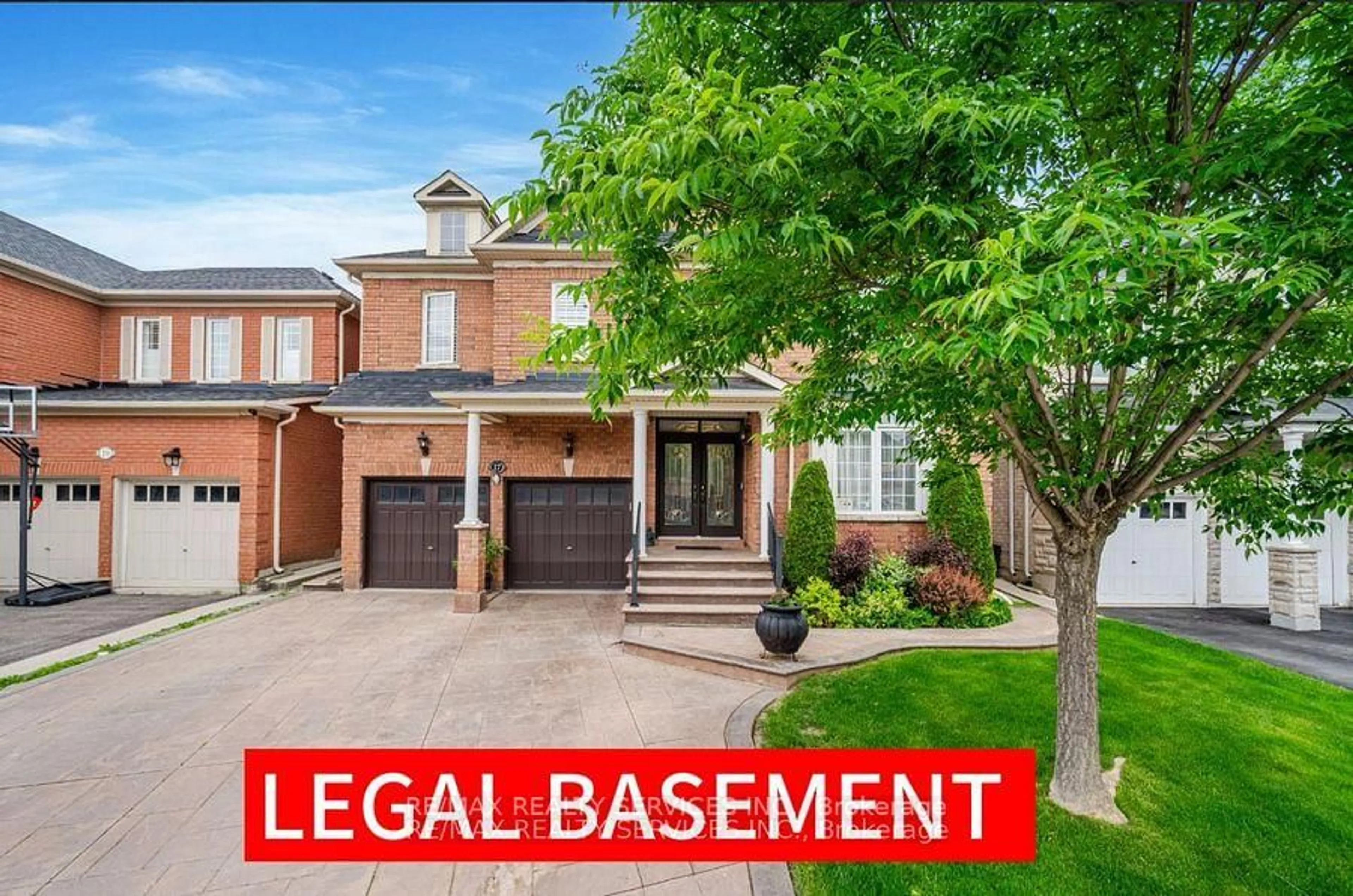 Home with brick exterior material, street for 17 Regis Circ, Brampton Ontario L6P 1Z4