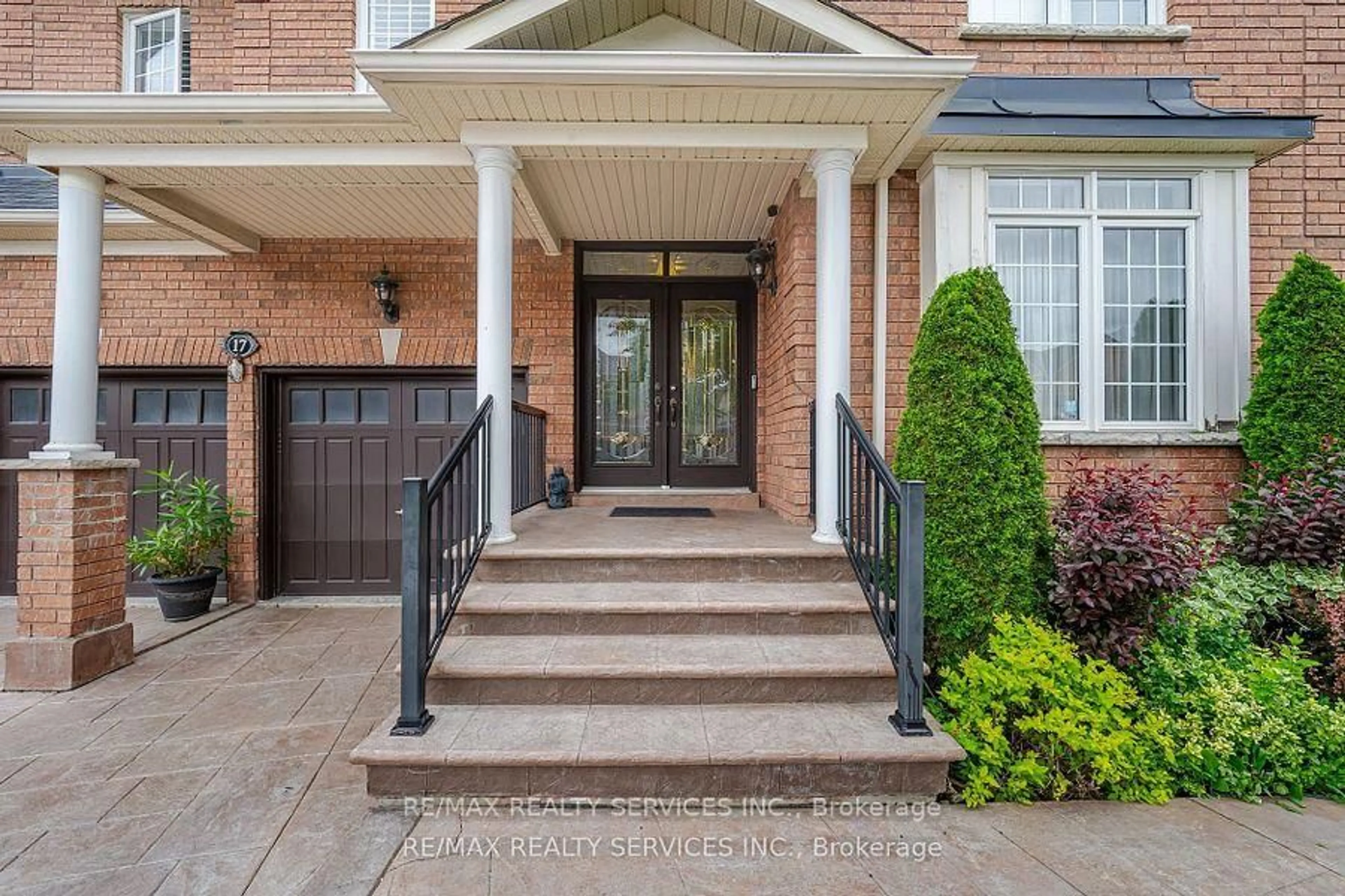 Home with brick exterior material, street for 17 Regis Circ, Brampton Ontario L6P 1Z4