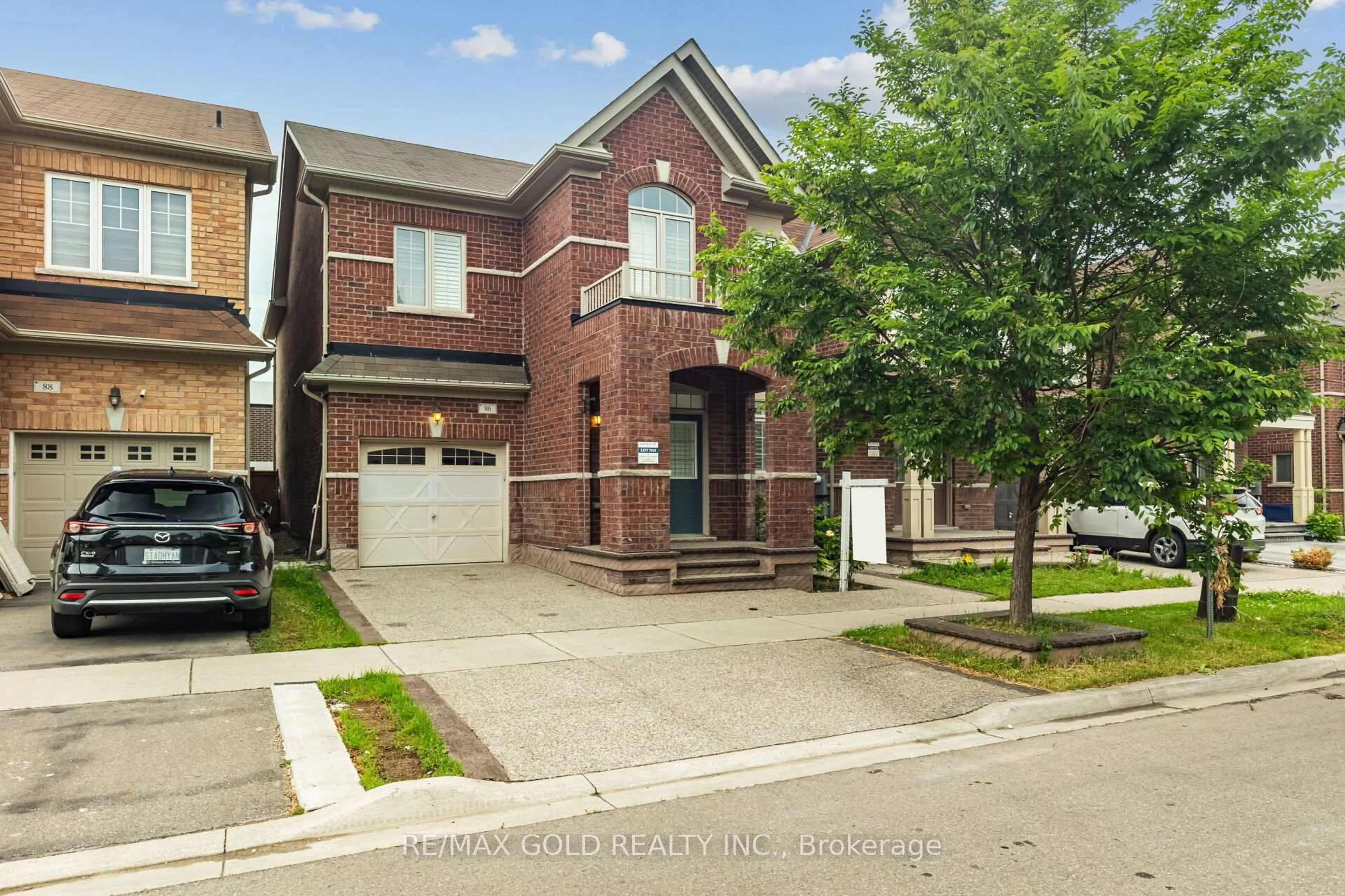 Home with brick exterior material, street for 86 Humberstone Cres, Brampton Ontario L7A 4C1