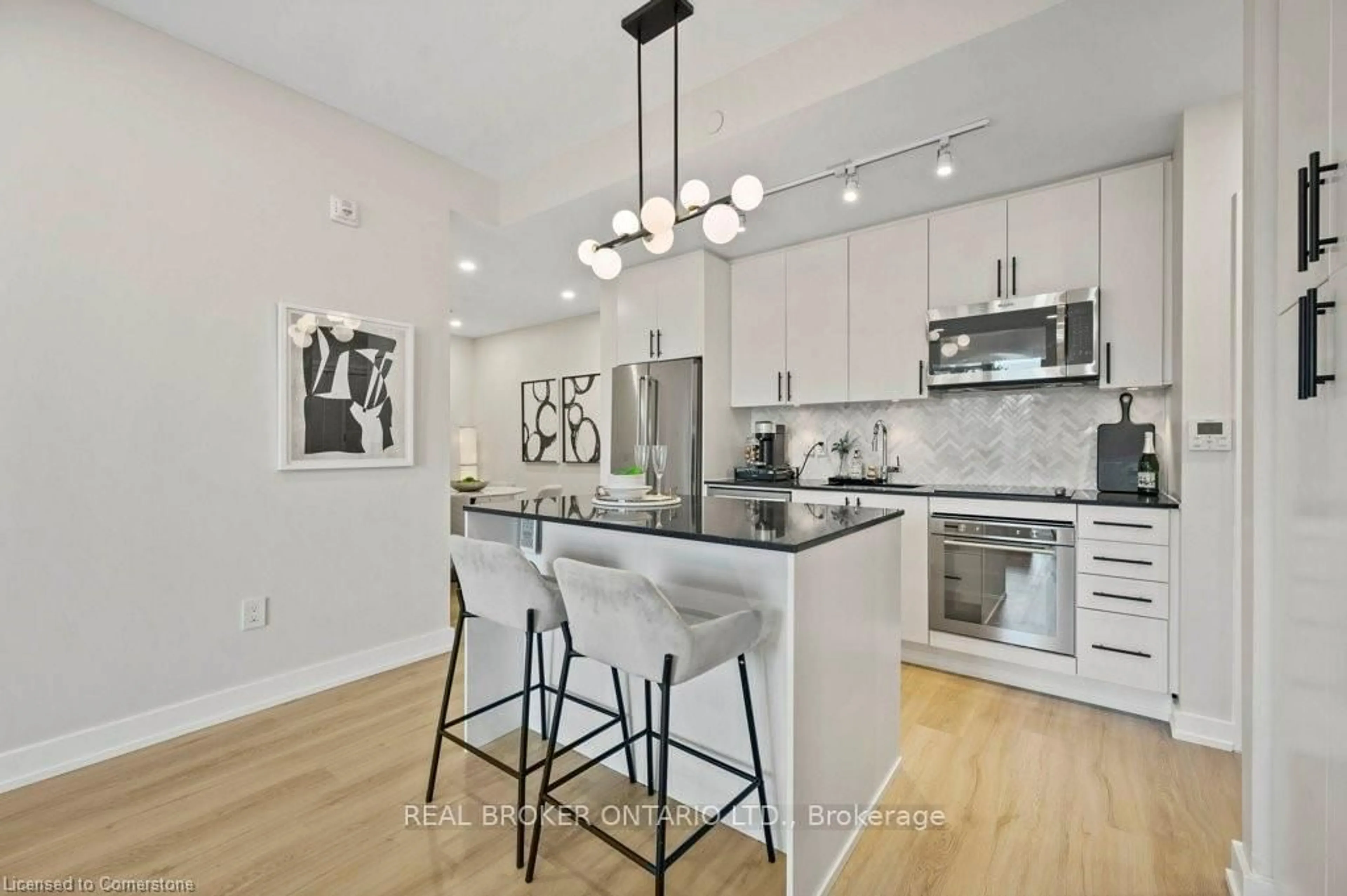 Open concept kitchen, unknown for 168 Sabina Dr #118, Oakville Ontario L6H 0W5