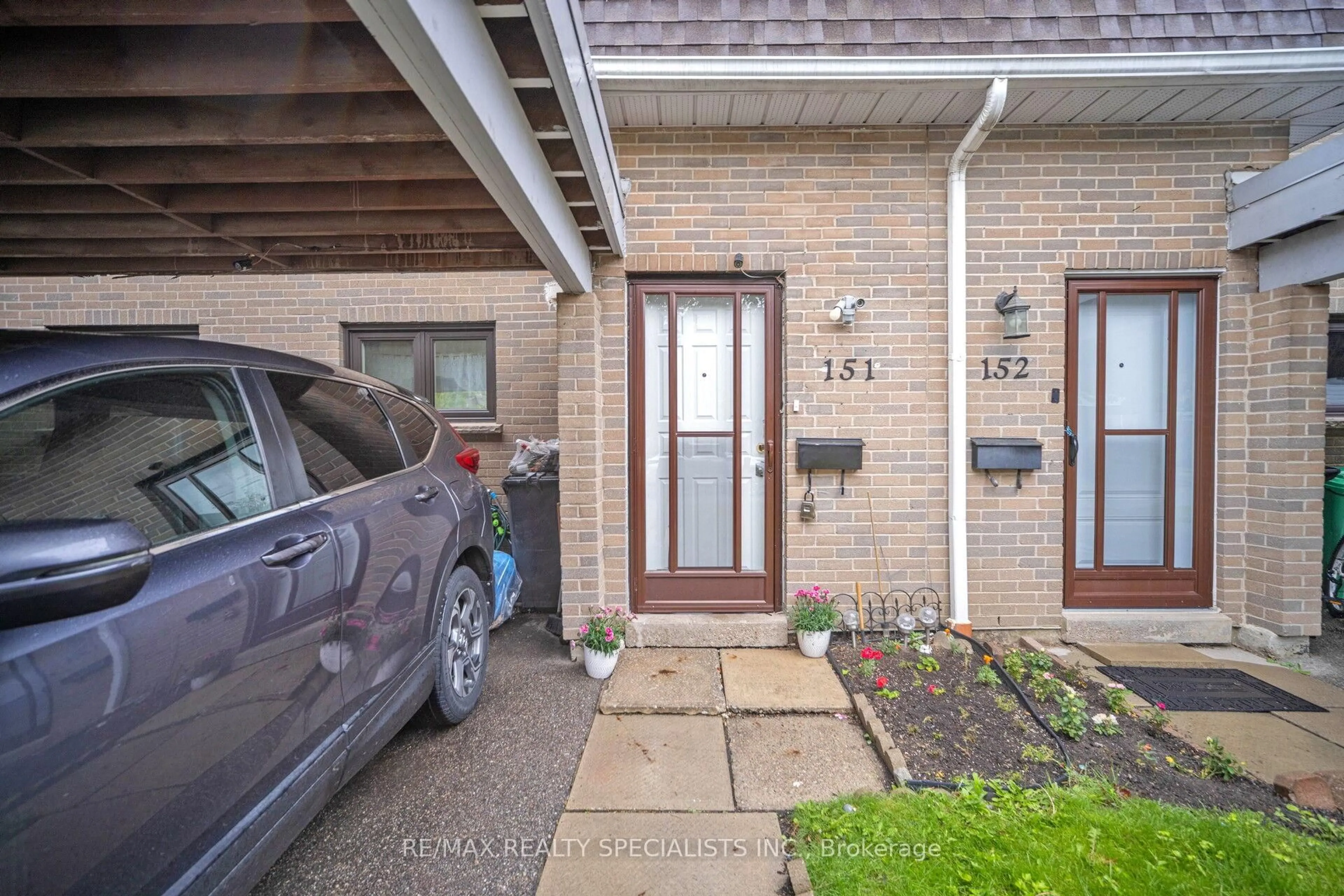 Indoor entryway for 475 Bramalea Rd #151, Brampton Ontario L6T 2X3