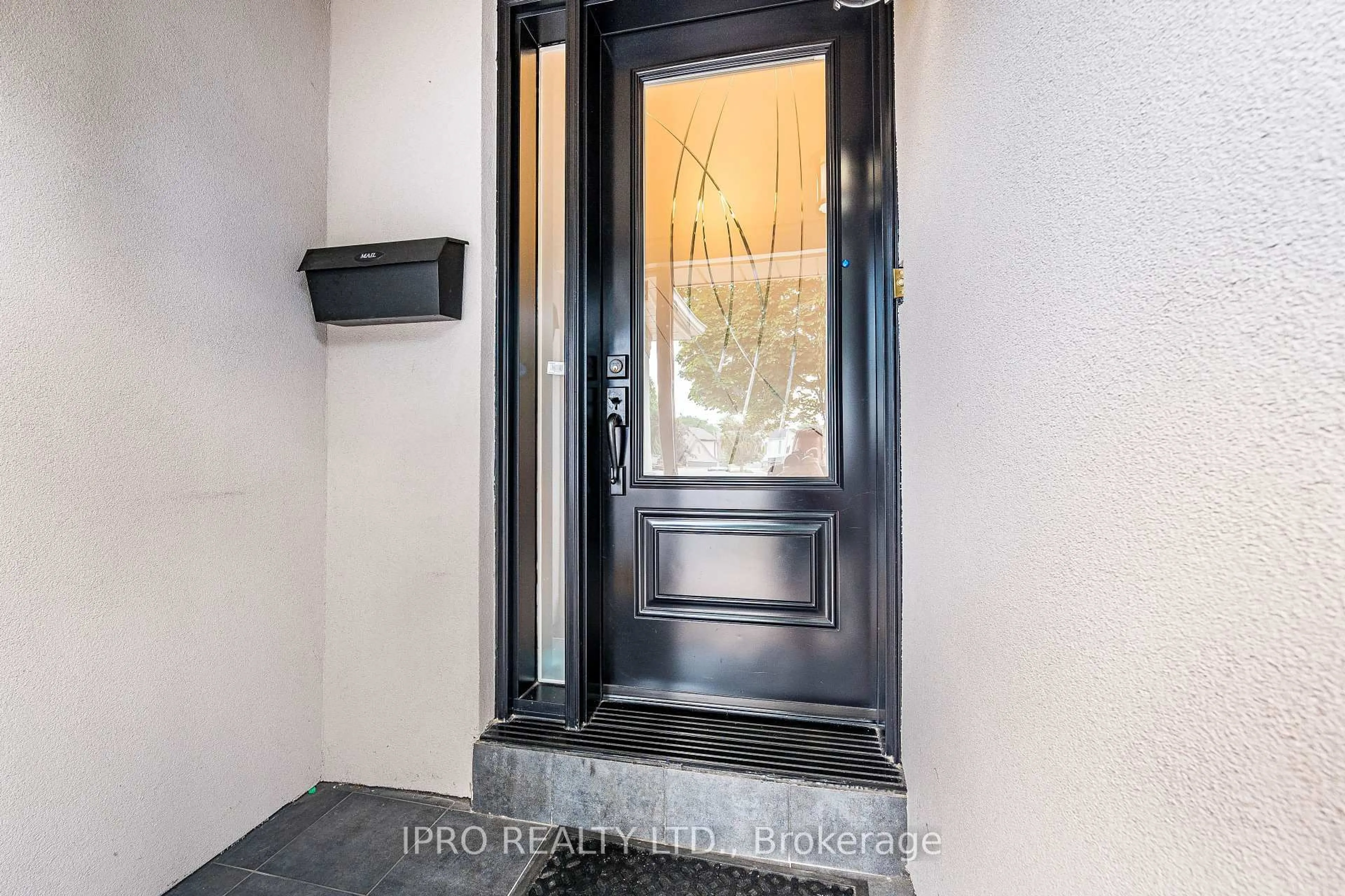 Indoor entryway for 16 Ackrow Crt, Toronto Ontario M9C 5C4
