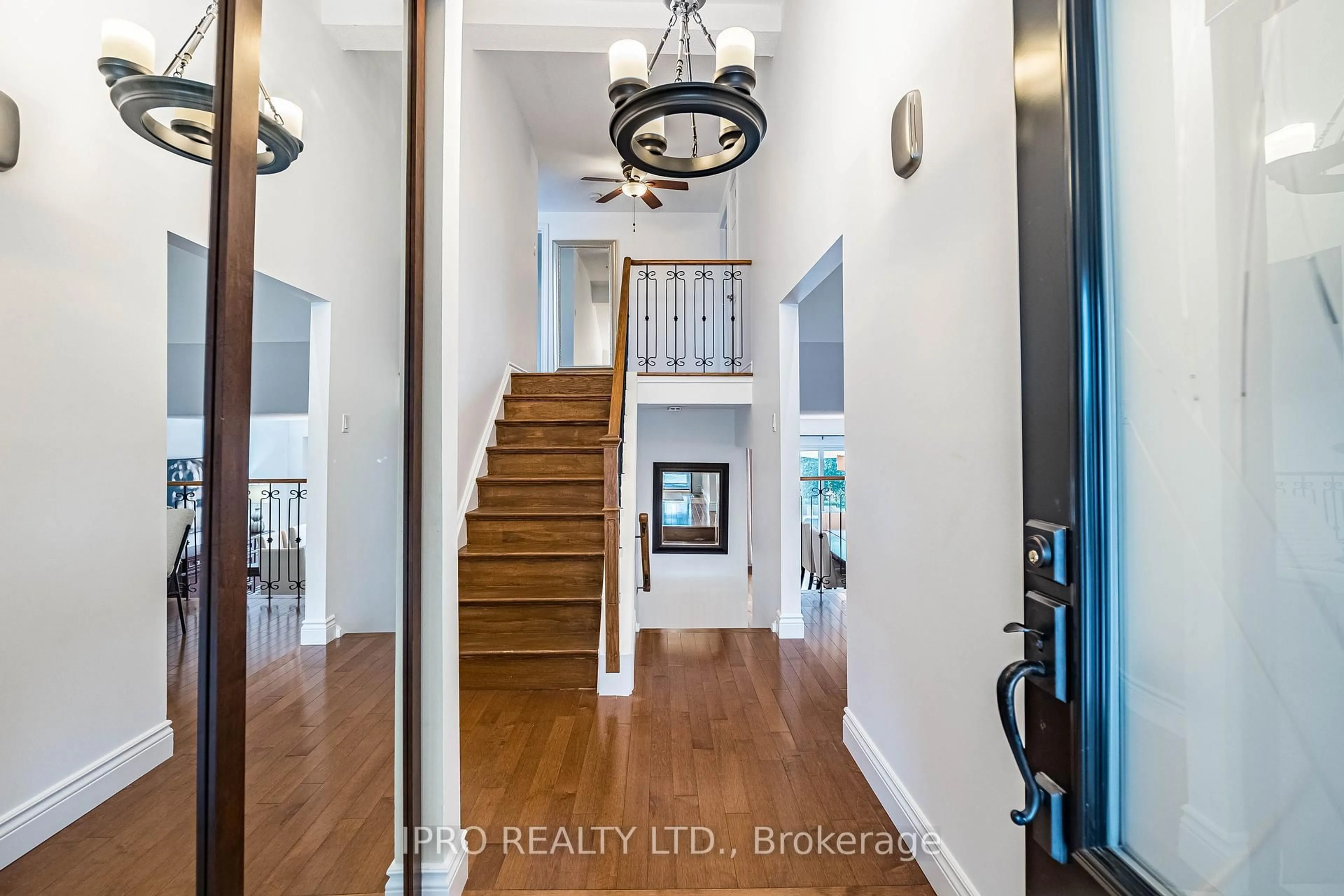 Indoor entryway for 16 Ackrow Crt, Toronto Ontario M9C 5C4