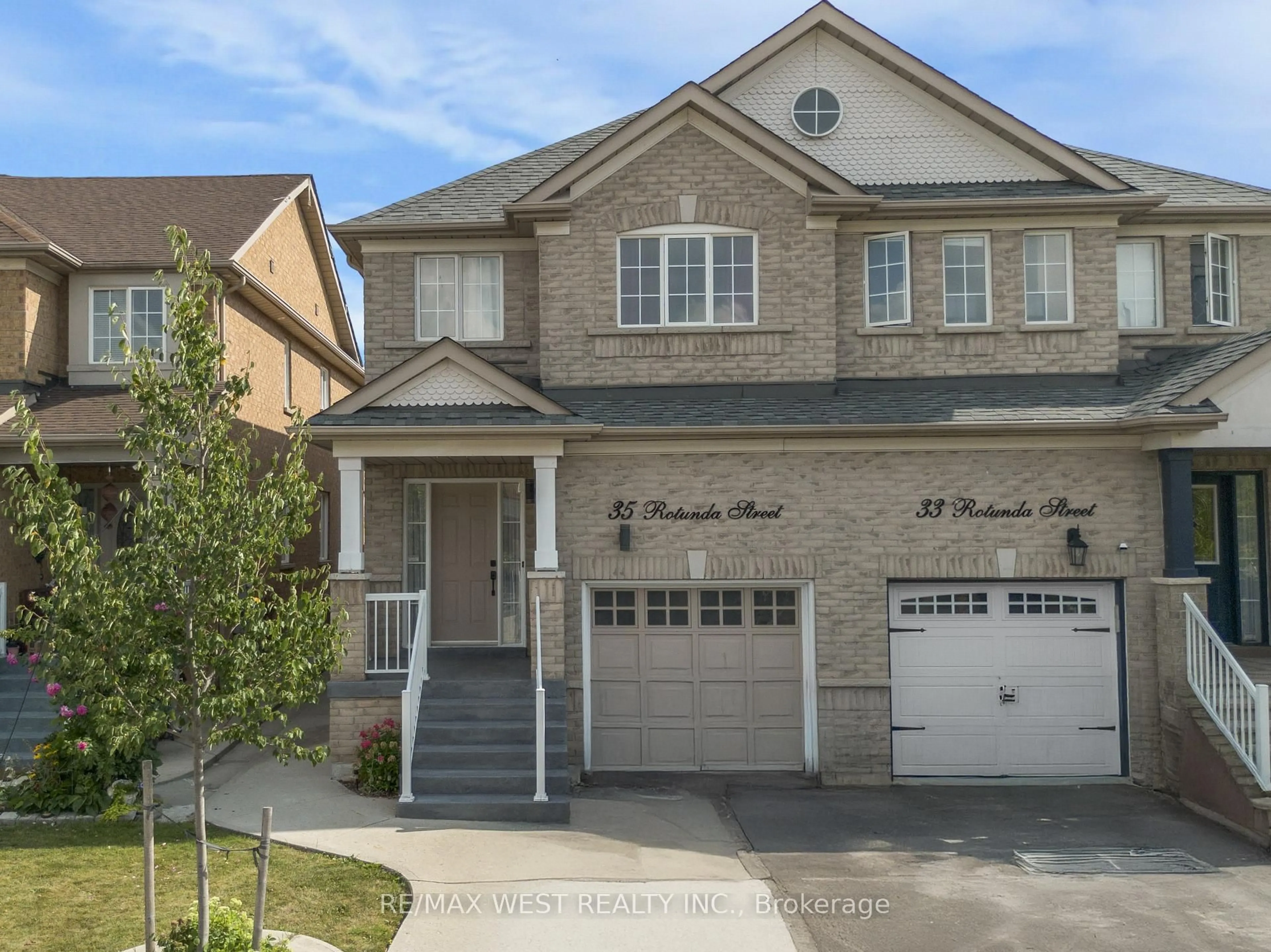 Home with brick exterior material, street for 35 Rotunda St, Brampton Ontario L6X 5E5