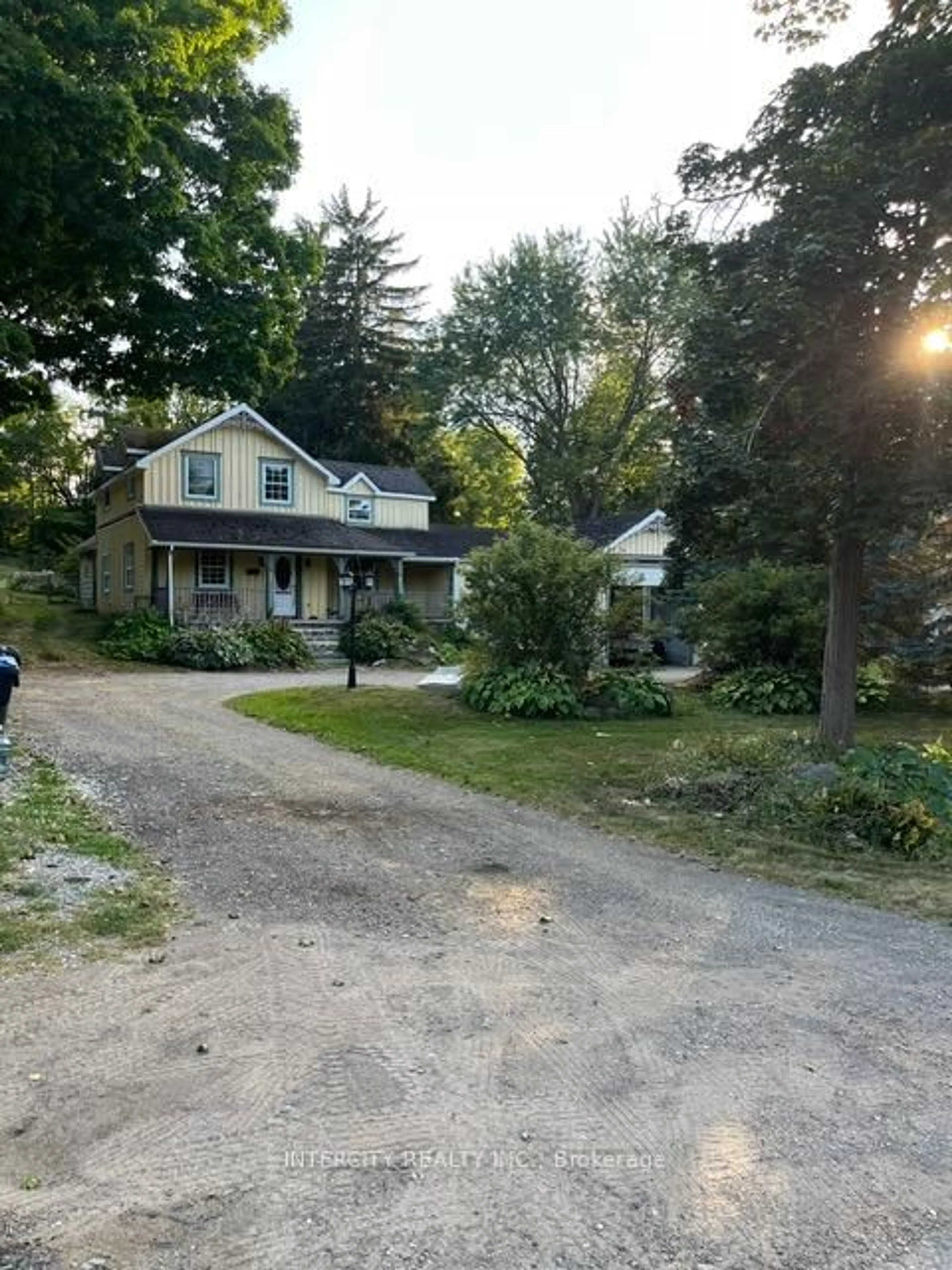 A pic from outside/outdoor area/front of a property/back of a property/a pic from drone, street for 19774 Airport Rd, Caledon Ontario L7K 0A3