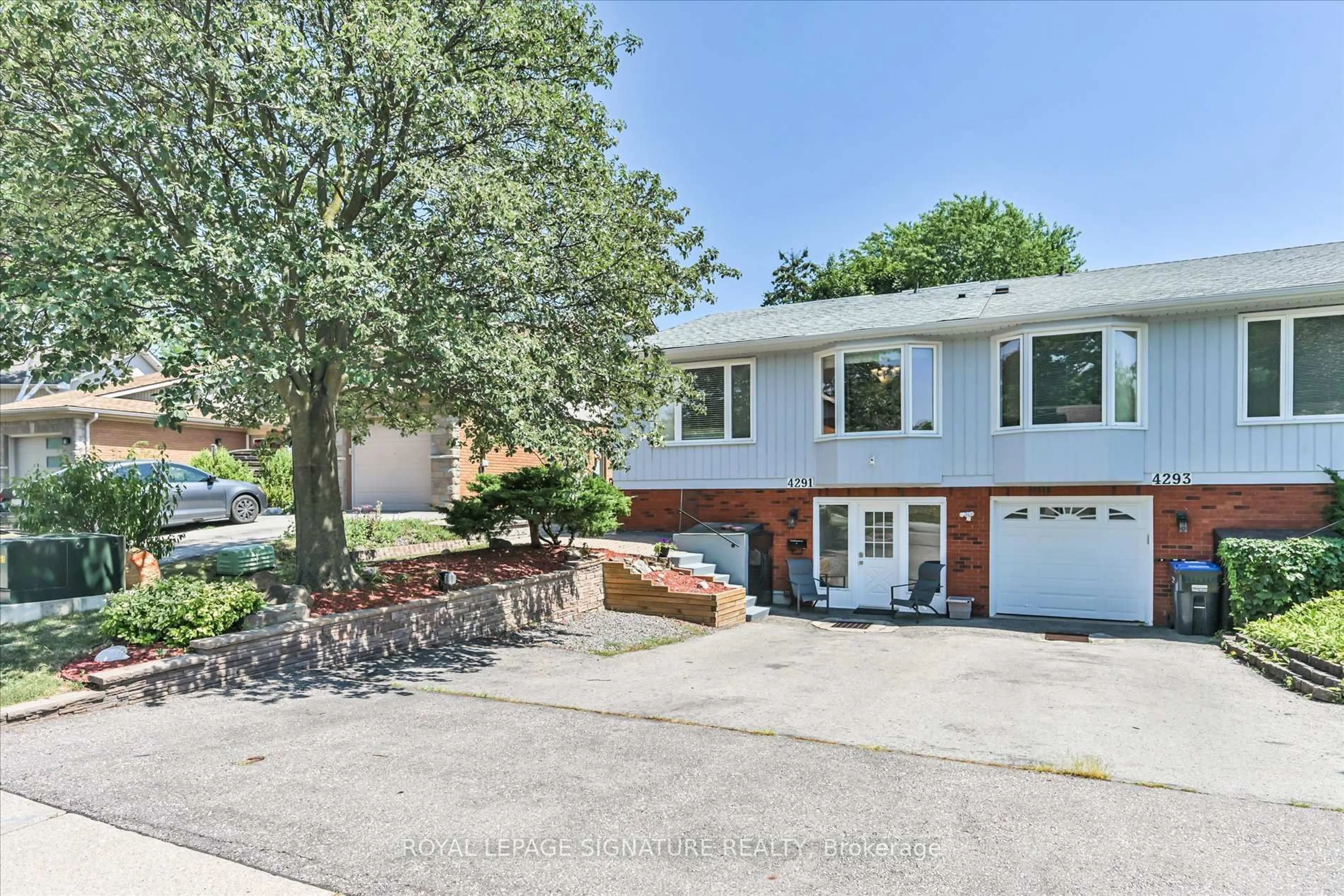 Home with brick exterior material, street for 4291 Pheasant Ru, Mississauga Ontario L5L 2B8