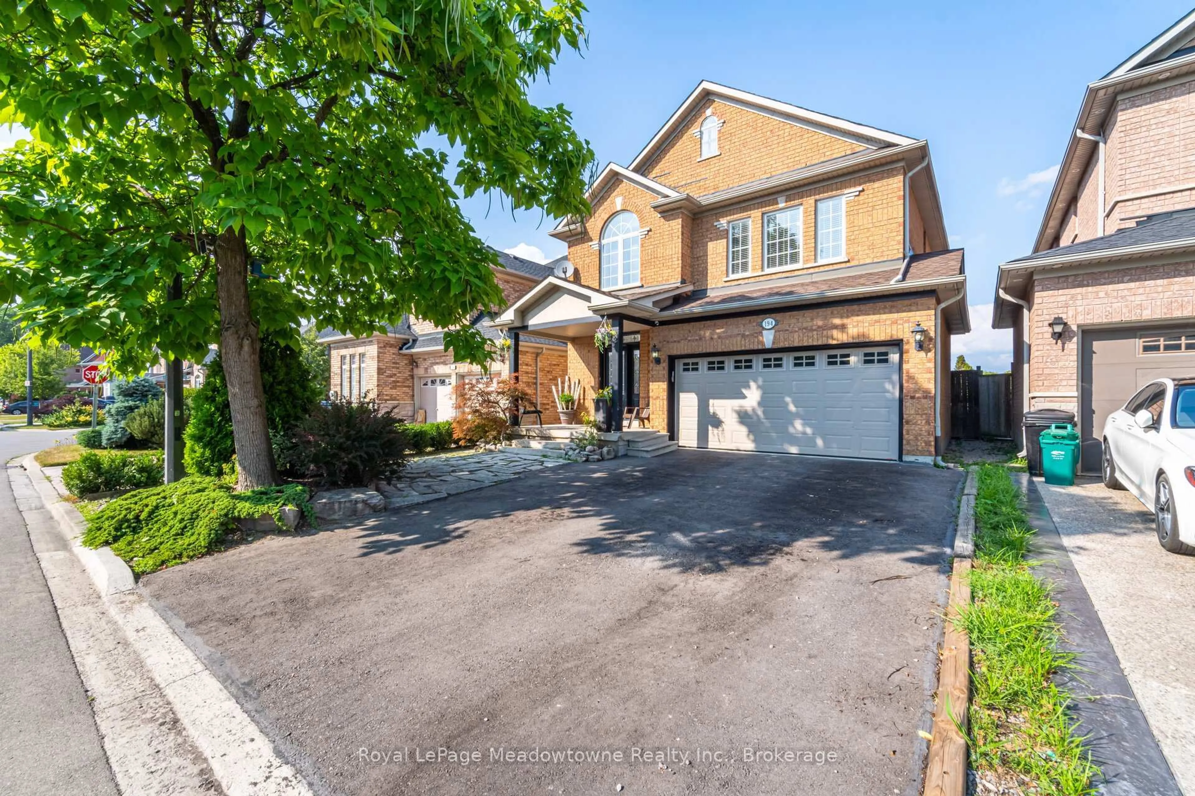 Home with brick exterior material, street for 194 Manley Lane, Milton Ontario L9T 5N8