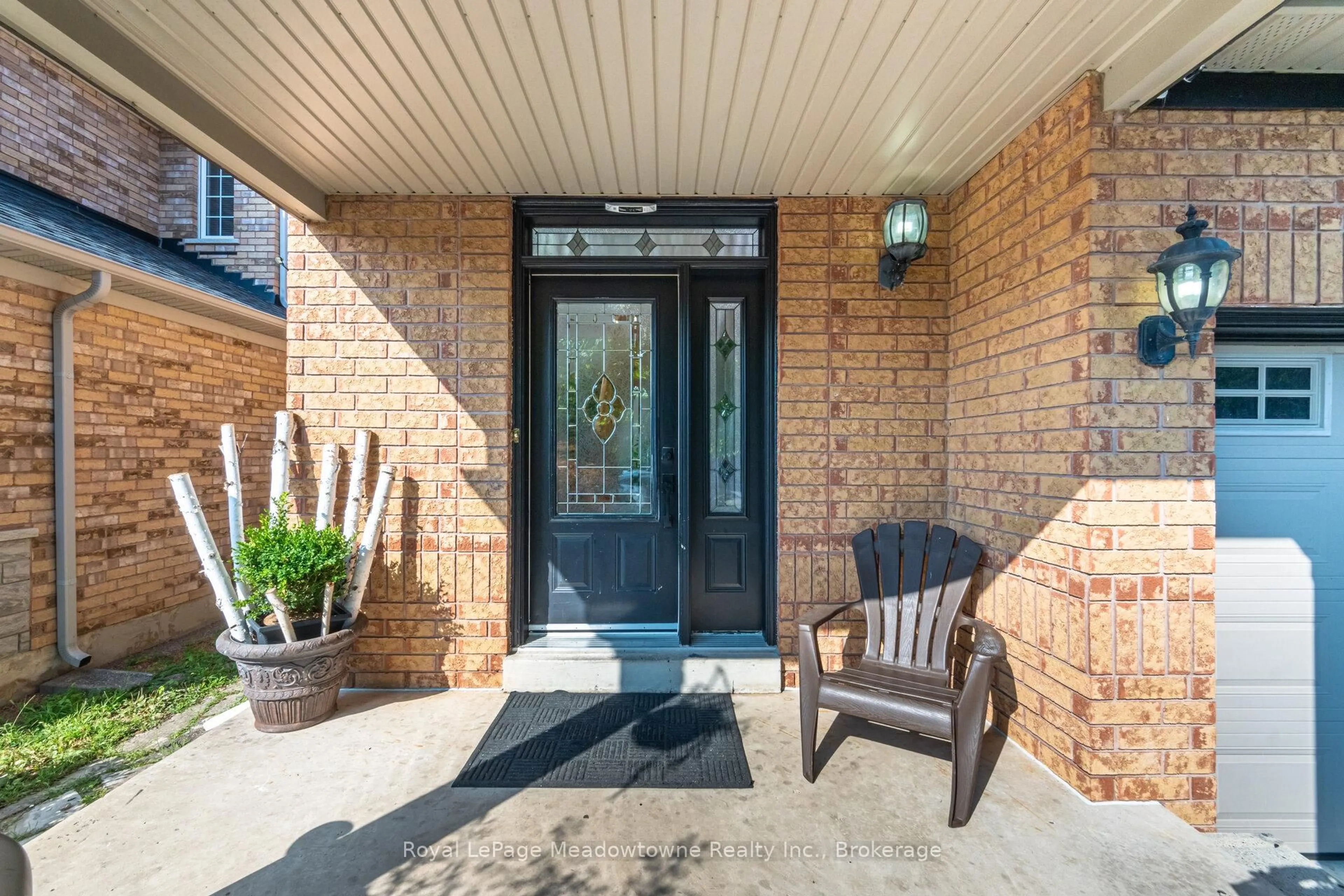 Indoor entryway for 194 Manley Lane, Milton Ontario L9T 5N8