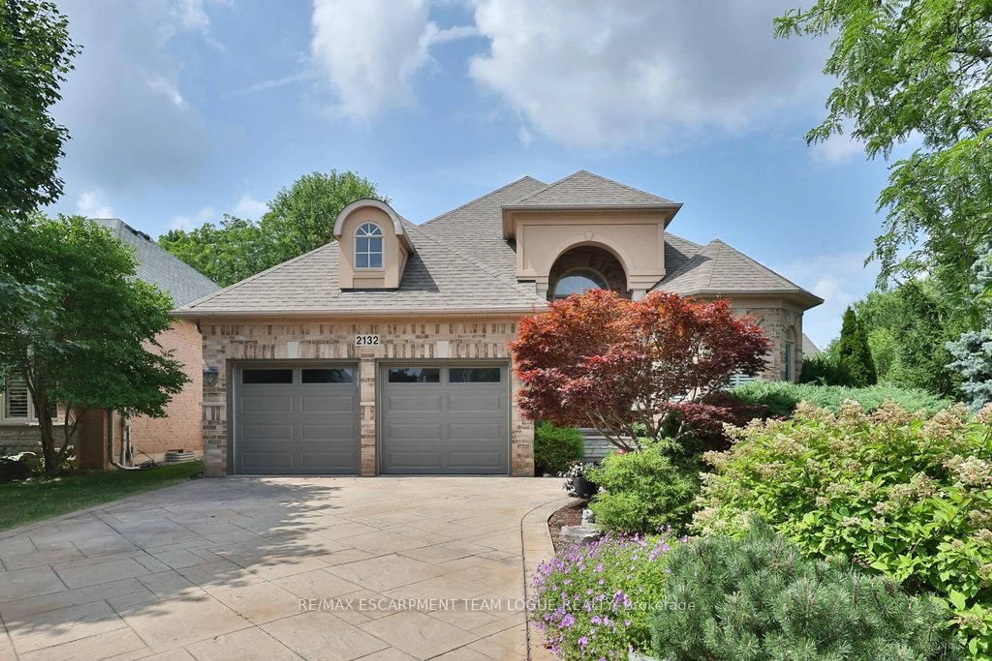 Home with brick exterior material, street for 2132 Turnberry Rd, Burlington Ontario L7M 4N2