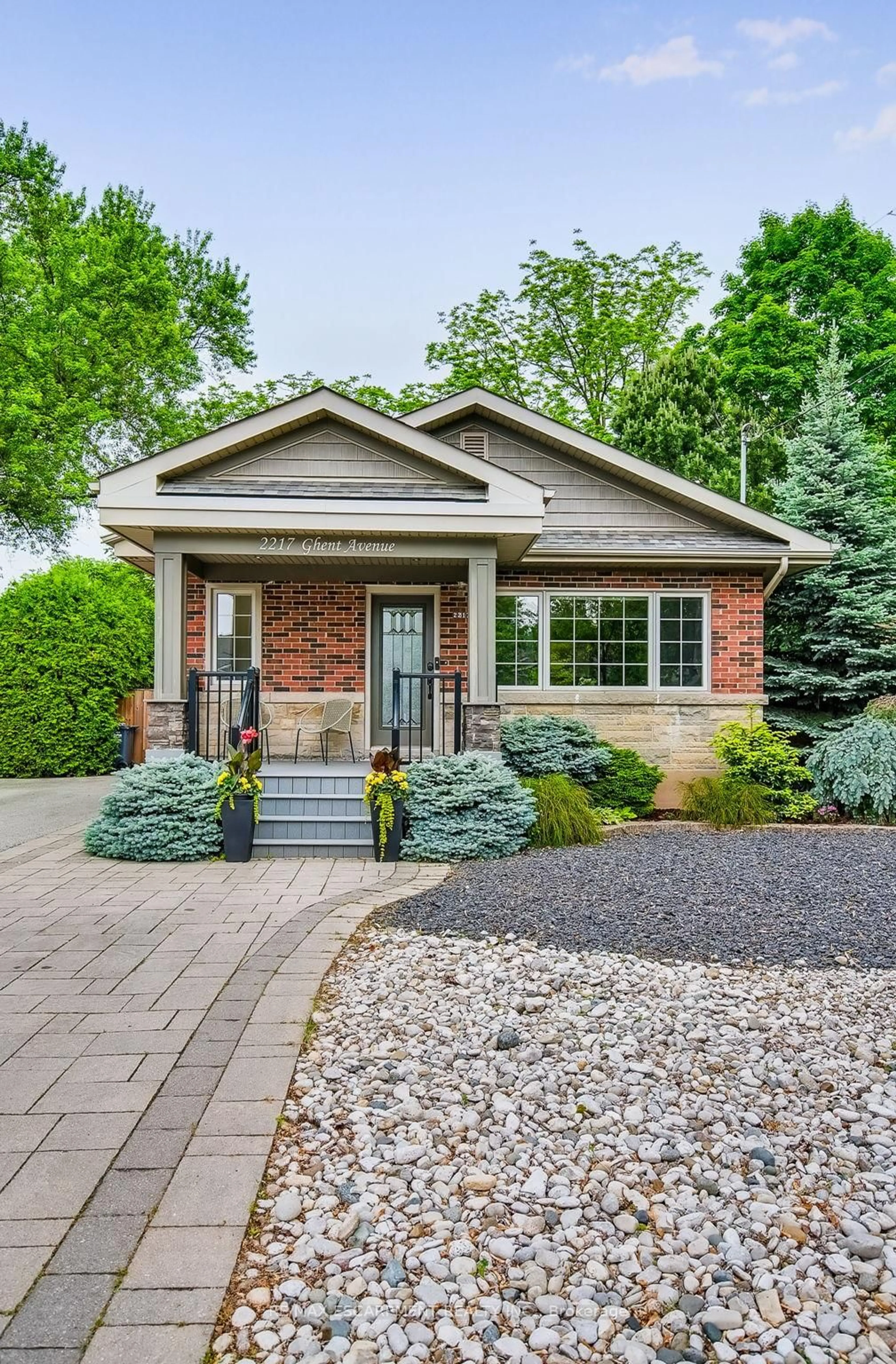 Home with brick exterior material, street for 2217 Ghent Ave, Burlington Ontario L7R 1Y6