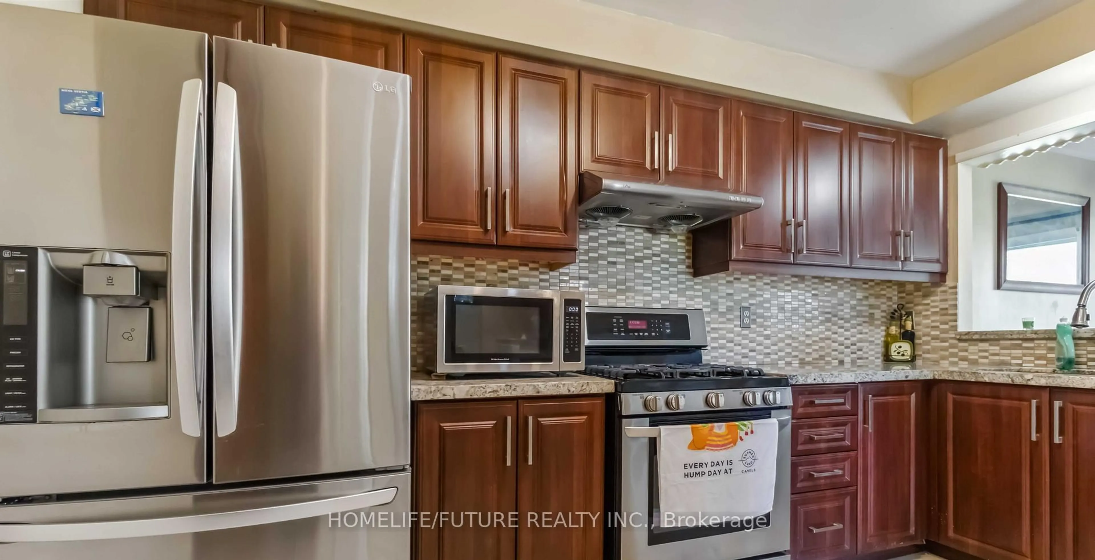 Standard kitchen, unknown for 2945 Thomas St #126, Mississauga Ontario L9M 6C1