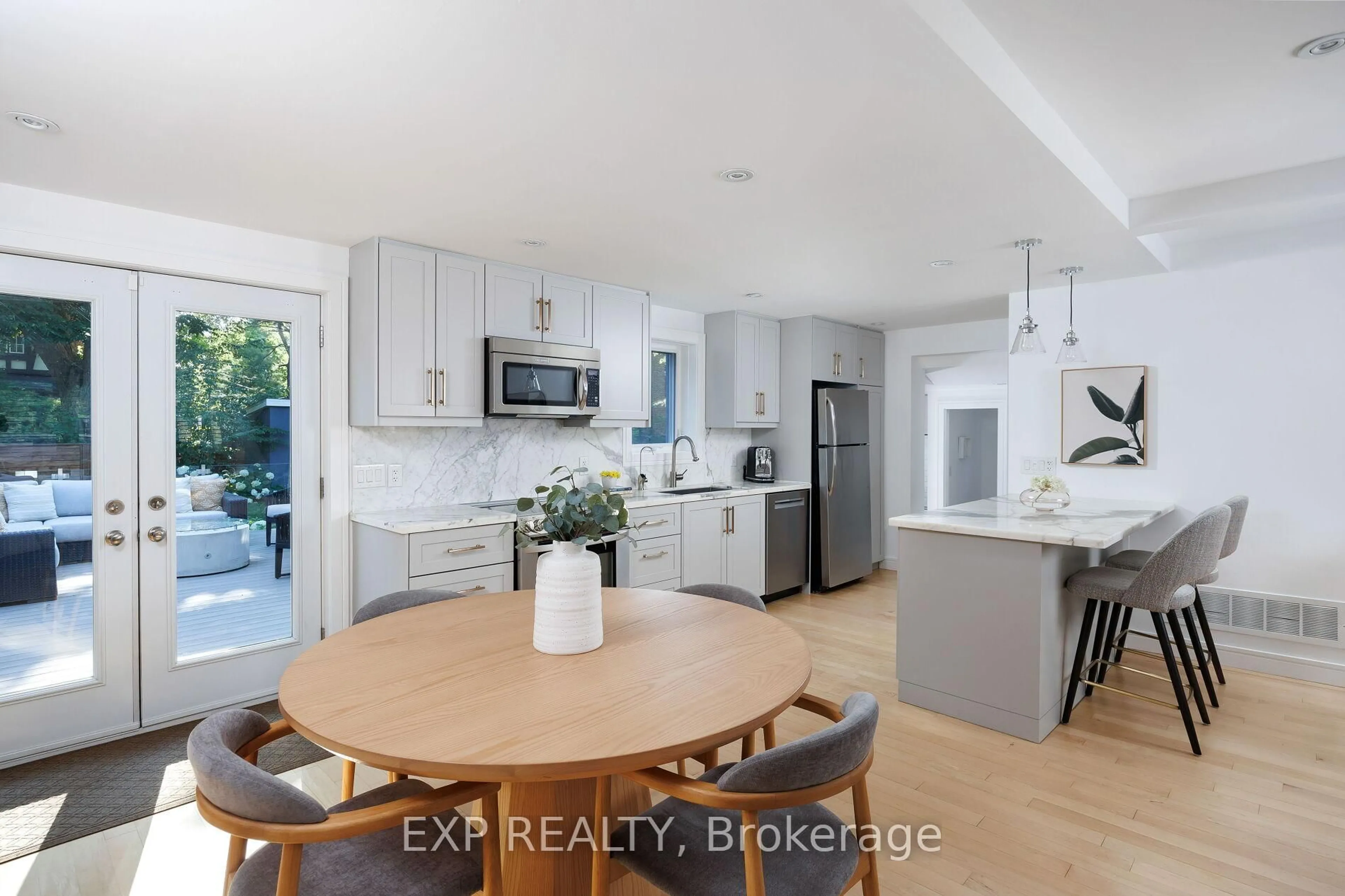 Open concept kitchen, unknown for 870 Royal York Rd, Toronto Ontario M8Y 2V4