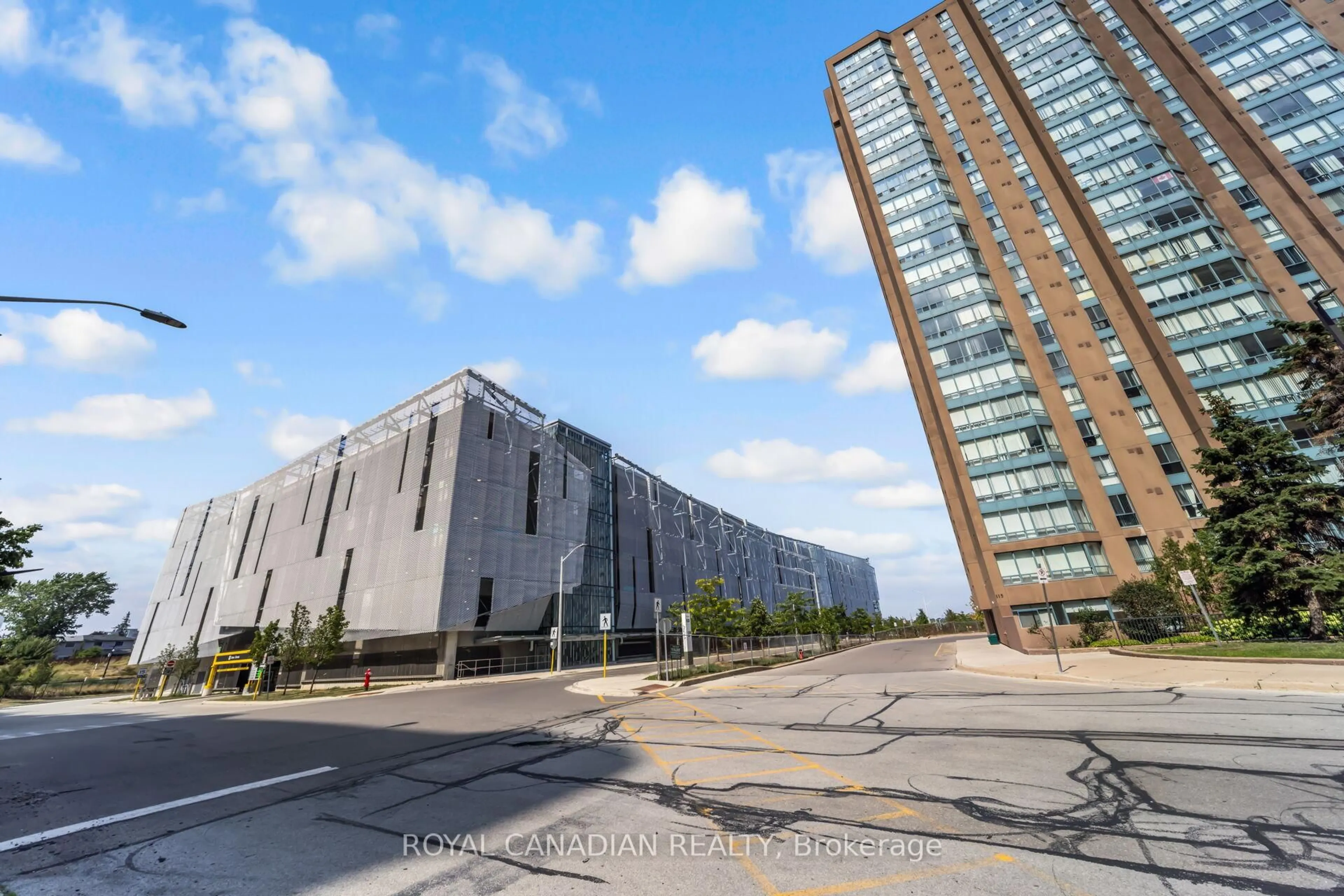 Unknown for 115 Hillcrest Ave #1904, Mississauga Ontario L5B 3Y9