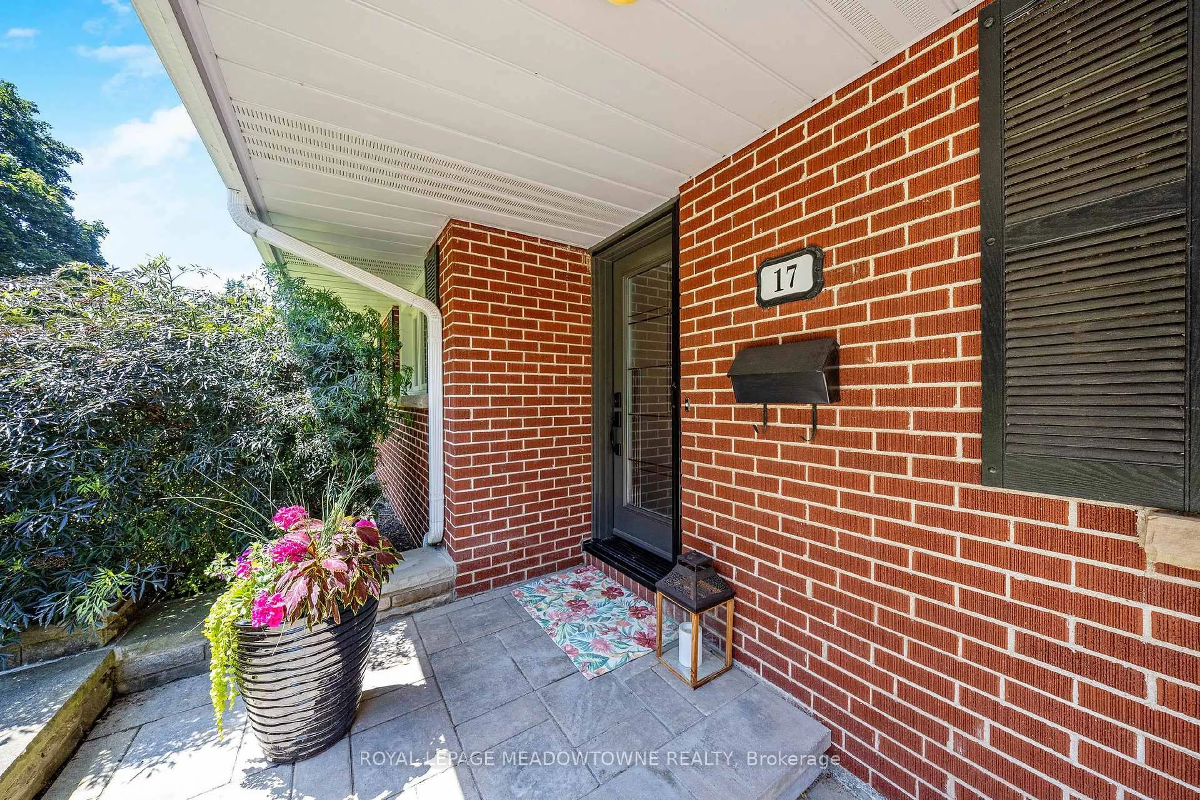 Unknown for 17 Valleyview Rd, Halton Hills Ontario L7G 1W3