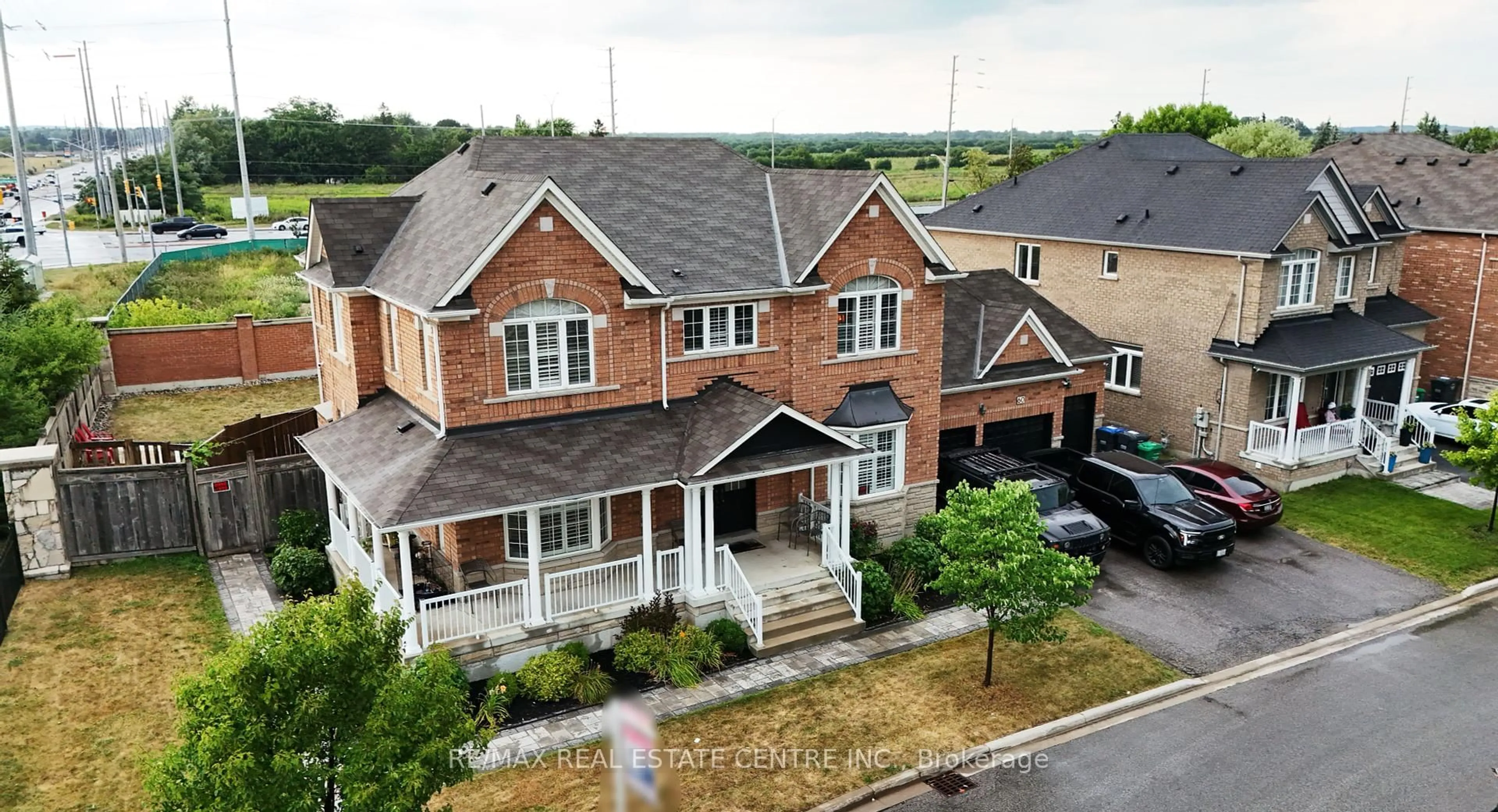 A pic from outside/outdoor area/front of a property/back of a property/a pic from drone, unknown for 60 Sleightholme Cres, Brampton Ontario L6P 3E7