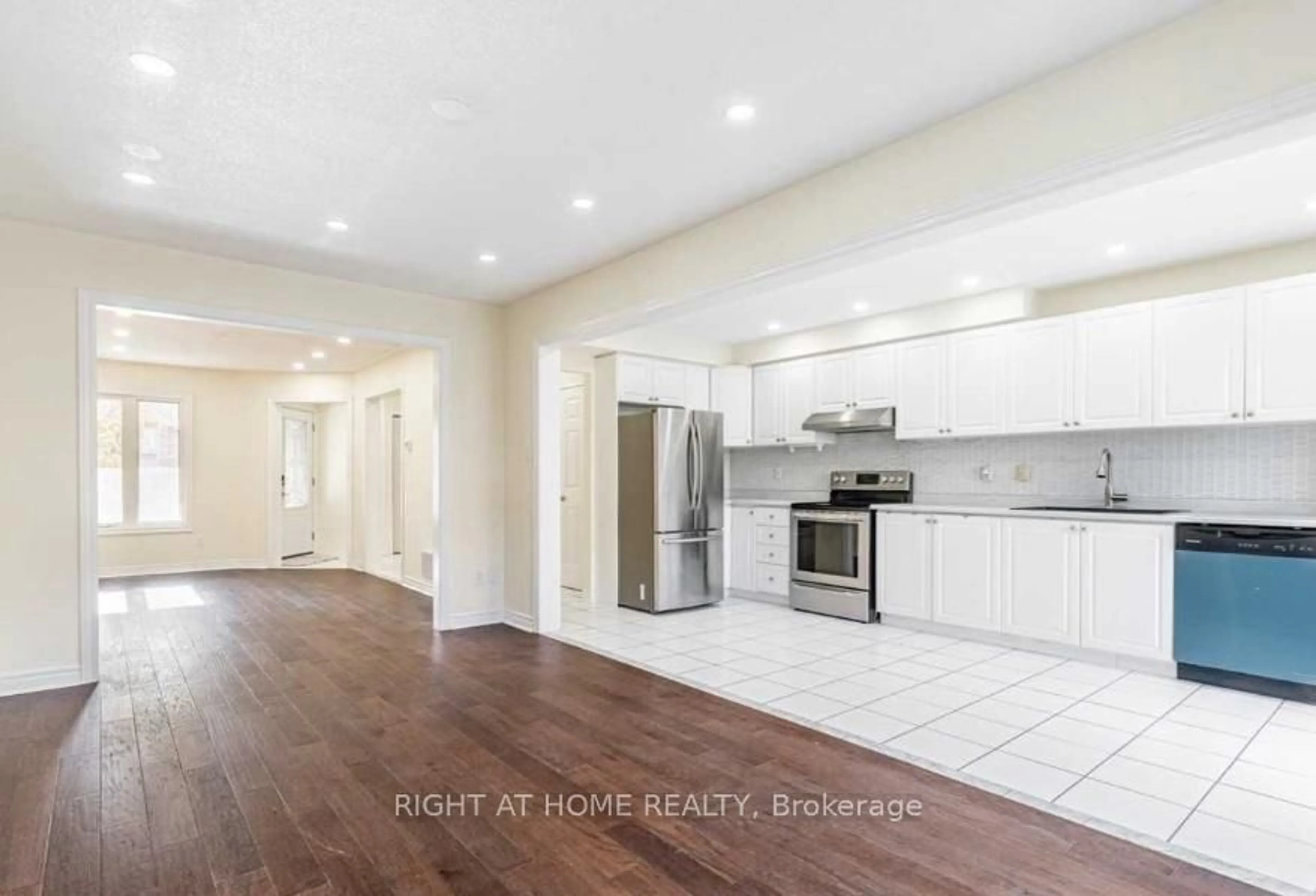 Open concept kitchen, unknown for 7049 Graydon Crt, Mississauga Ontario L5N 7H4