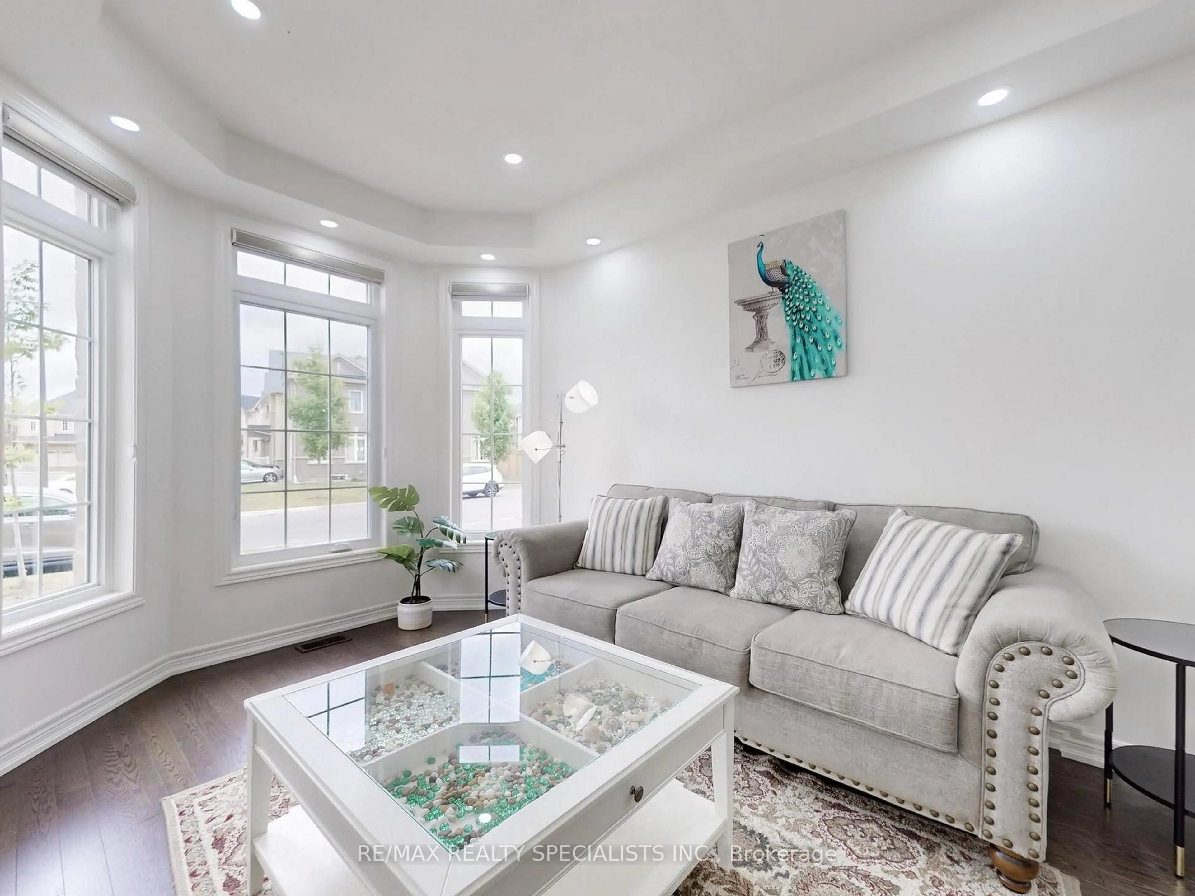Living room with furniture, unknown for 48 Unwind Cres, Brampton Ontario L6X 5J8